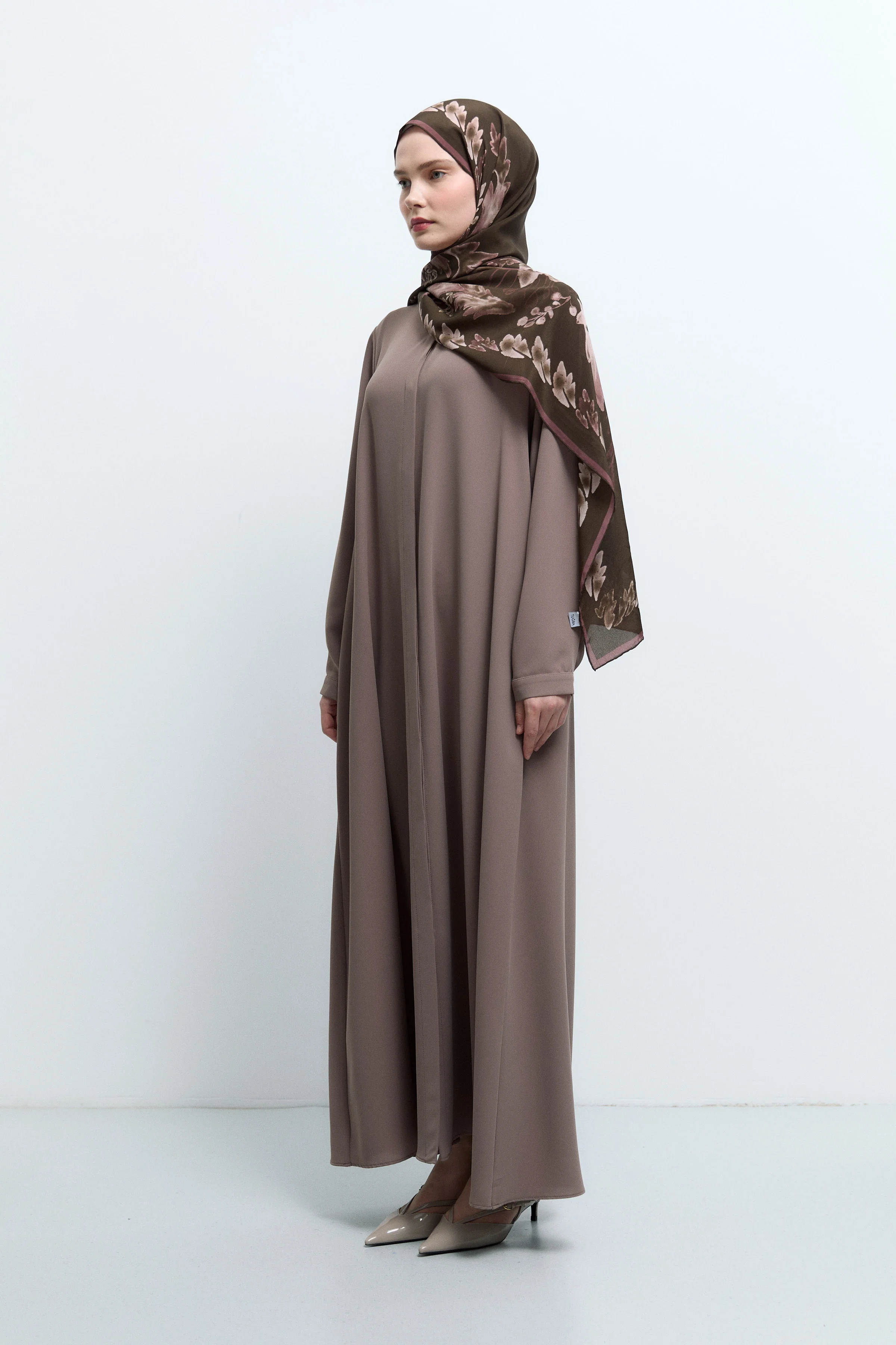 Abaya à patte de boutonnage cachée - Taupe - Image 3