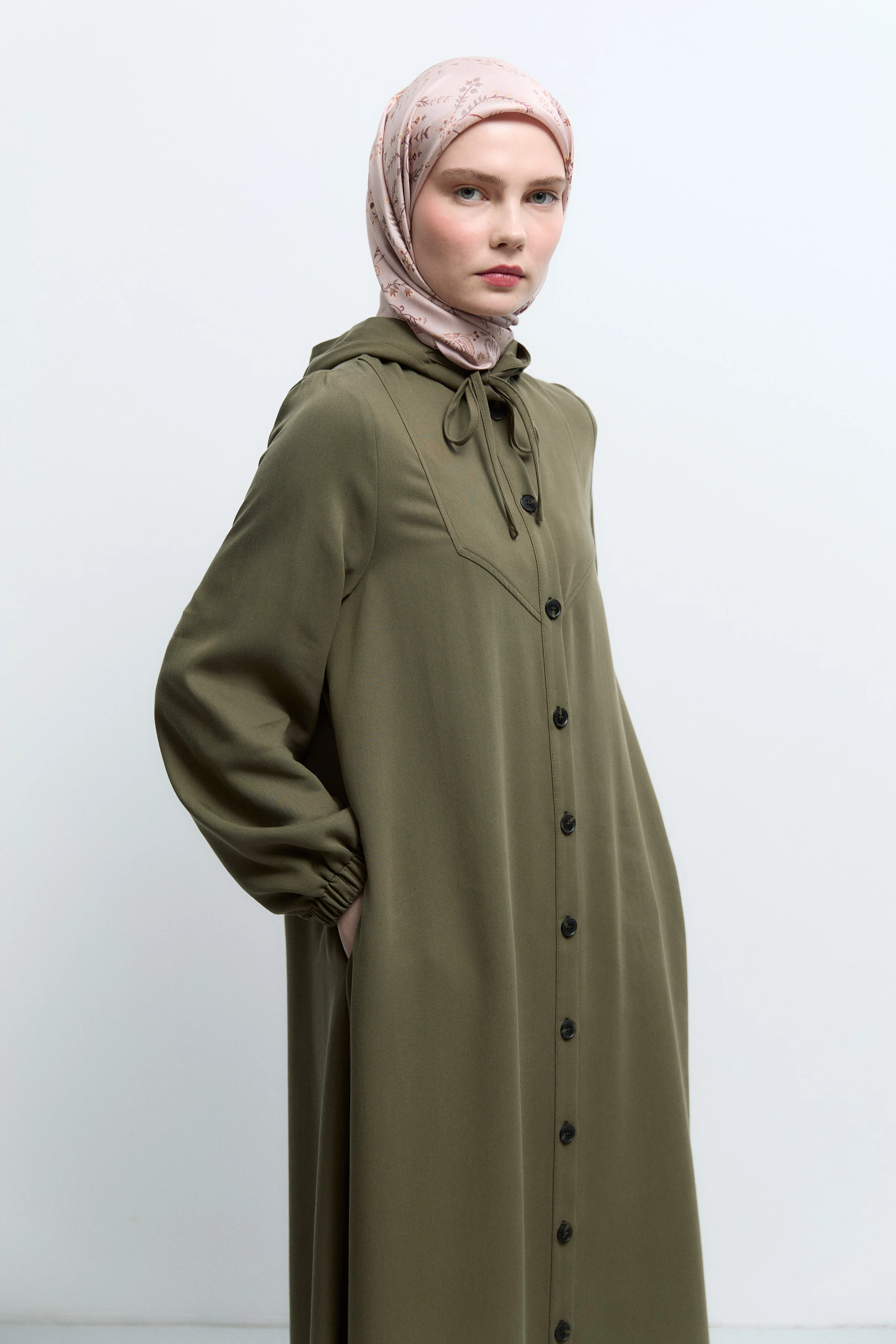 Abaya avec capuche - Kaki - Image 3