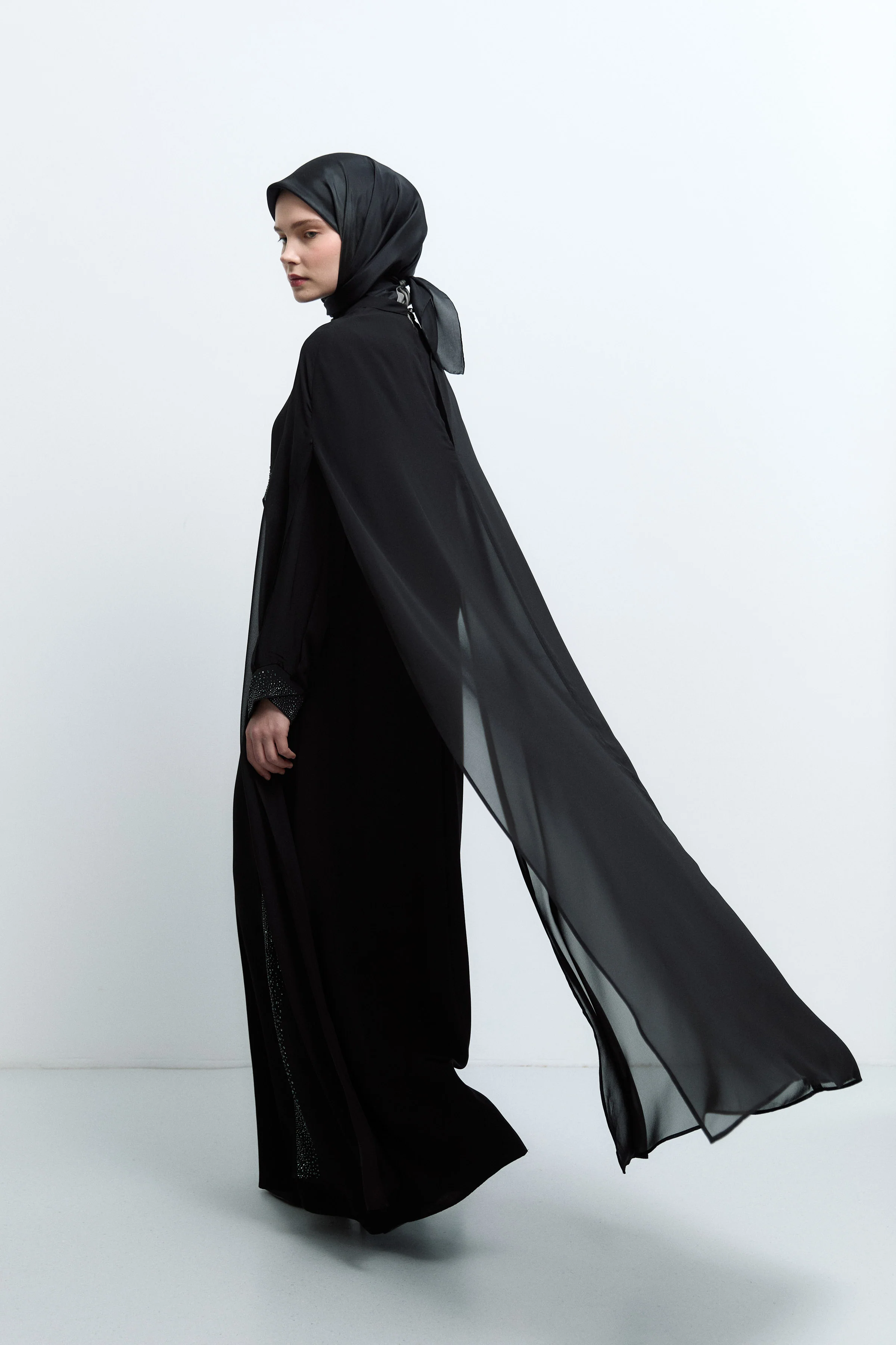 Abaya avec détails en strass - Noir - Image 3