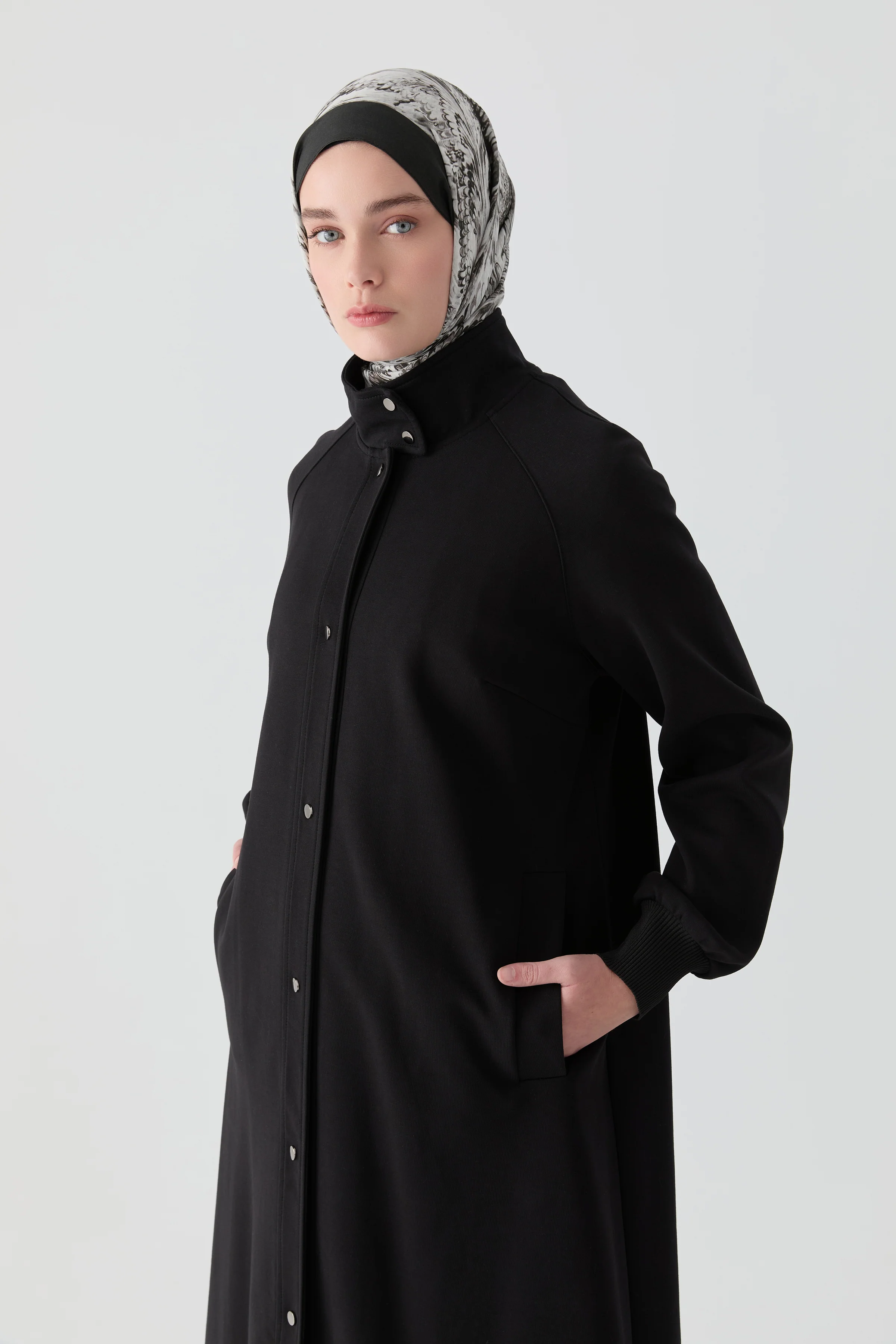 Abaya avec ourlet élastiqué - Noir - Image 3