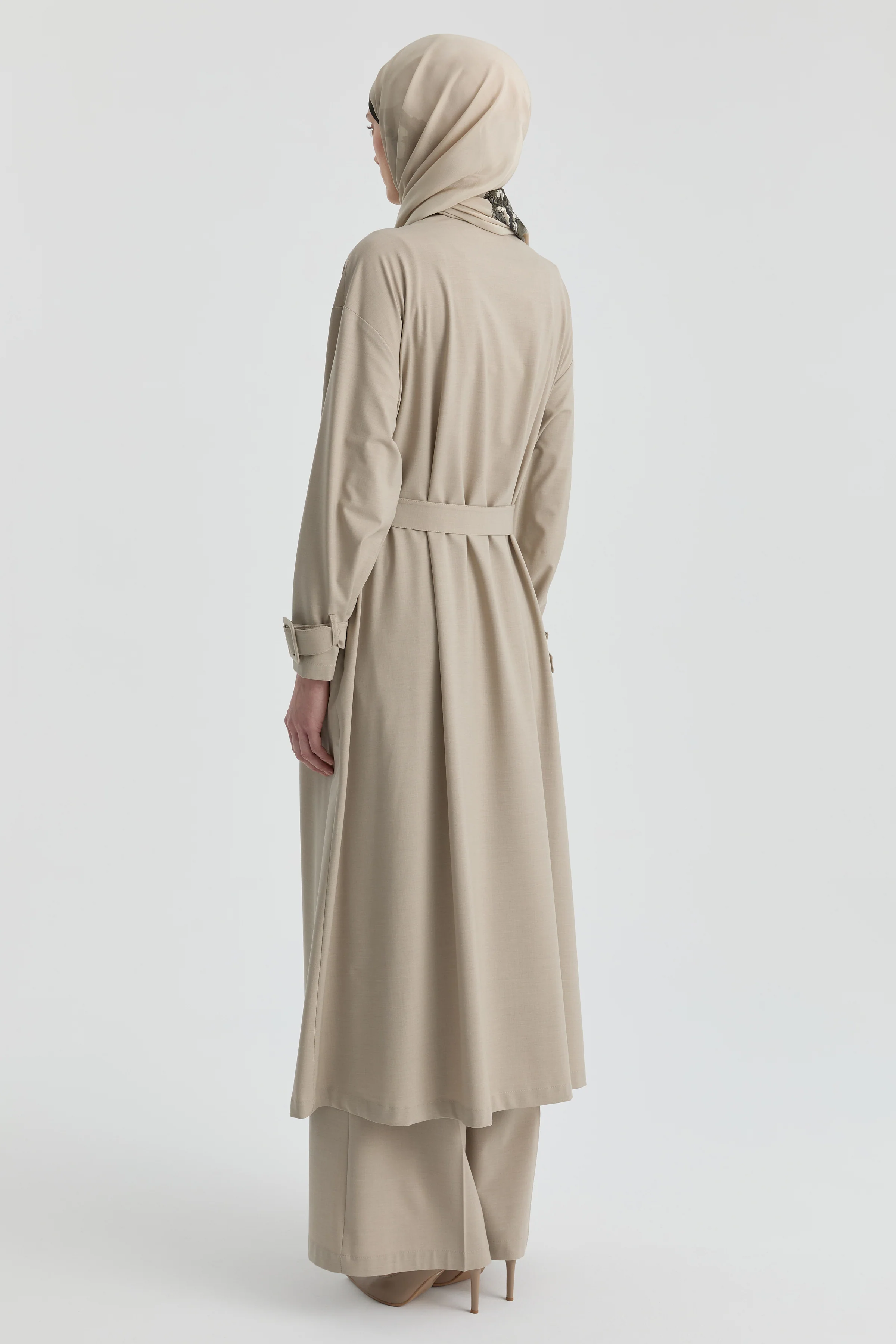 Abaya avec patte cachée - Beige - Image 4