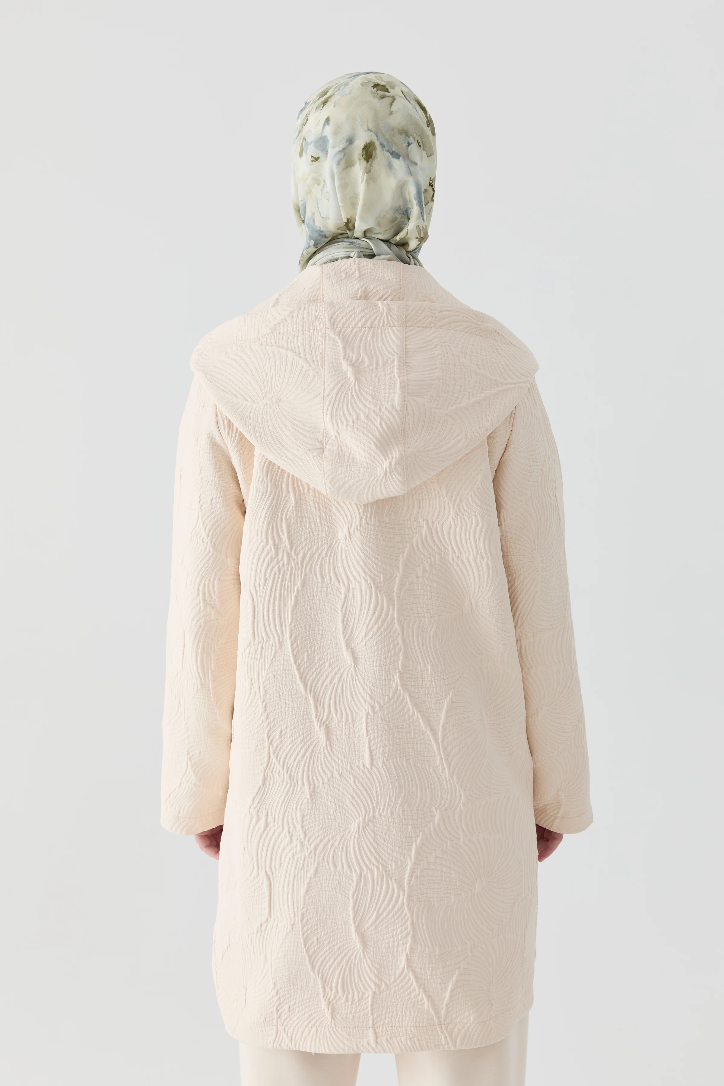 Cap matelassé fendu avec fermeture à pression - Écru - Image 5