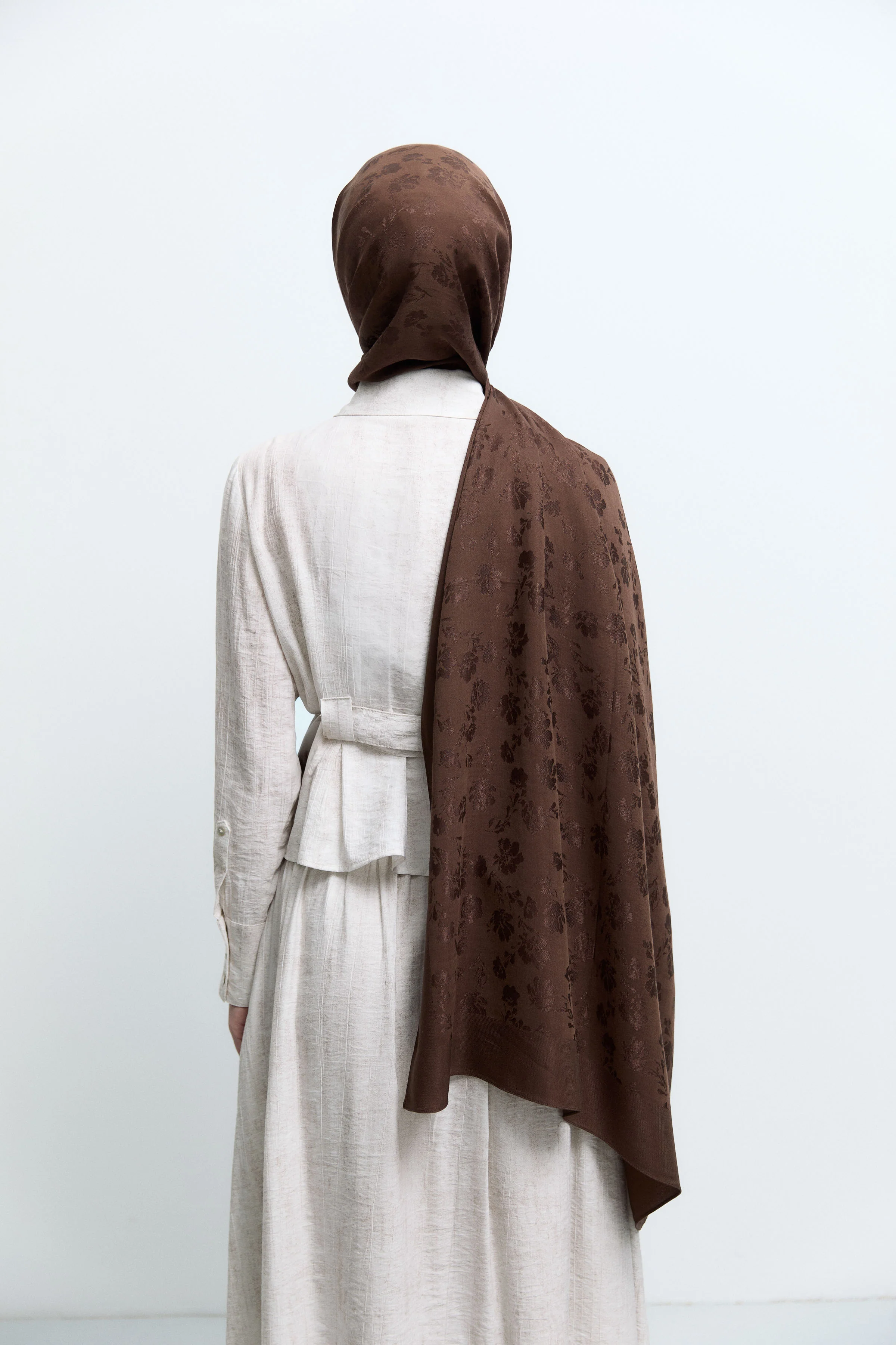 Châle Bera en jacquard naturel - Café - Image 5