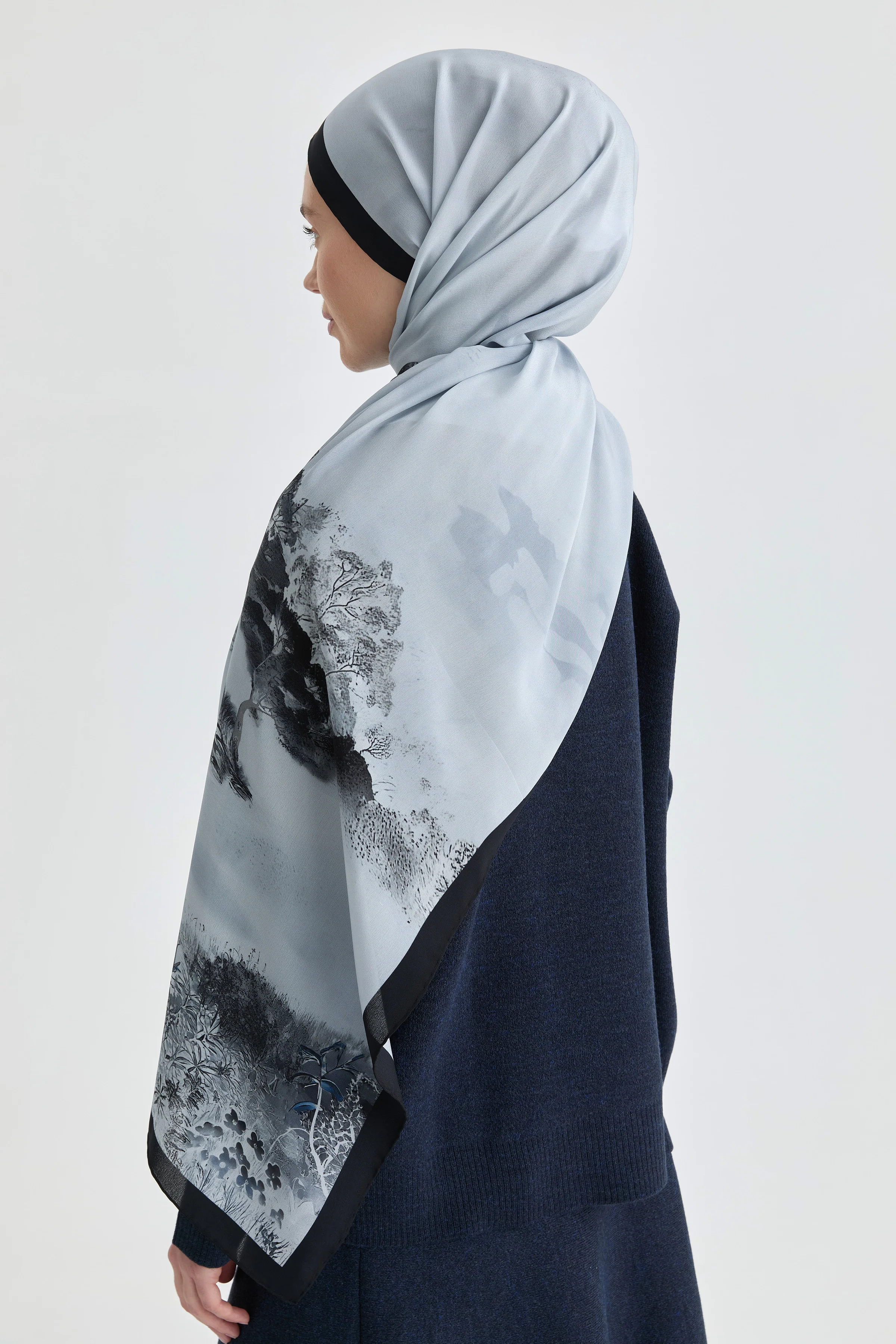 Châle en crêpe de soie Maren - Blue marine - Image 5