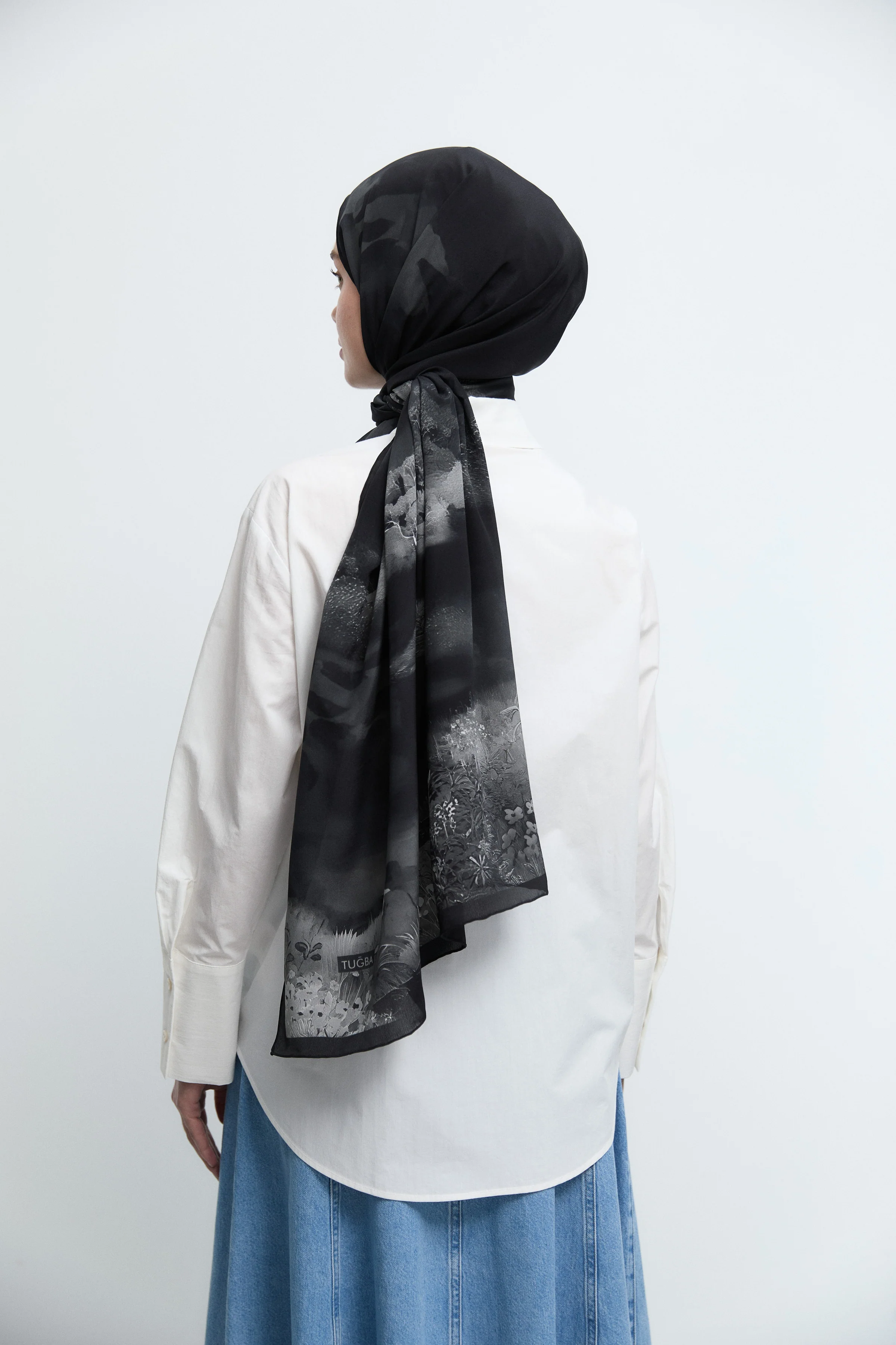 Châle en crêpe de soie Maren - Noir - Image 4