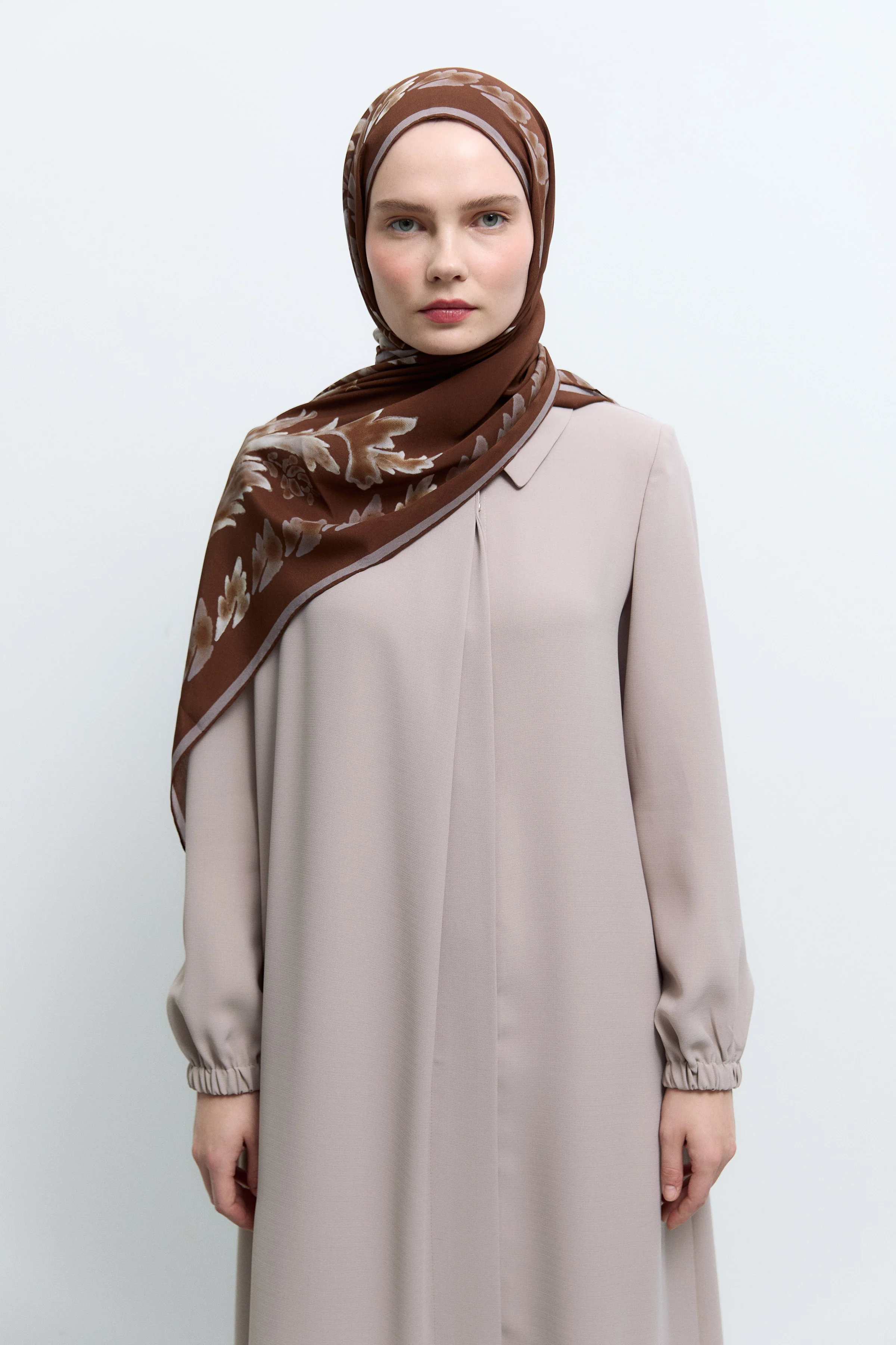 Châle en soie crêpe Nev - Terre d'ombre - Image 4