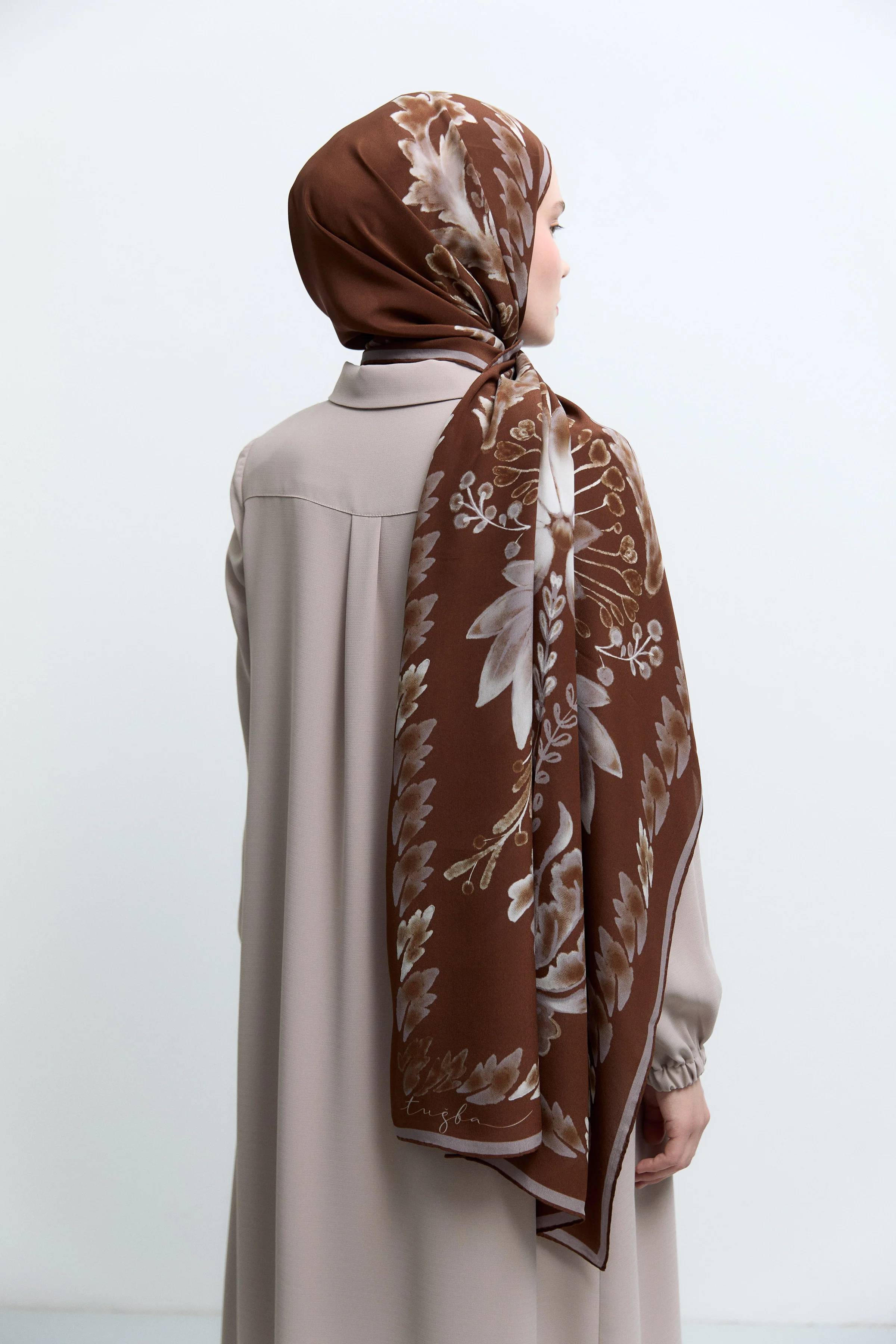 Châle en soie crêpe Nev - Terre d'ombre - Image 6