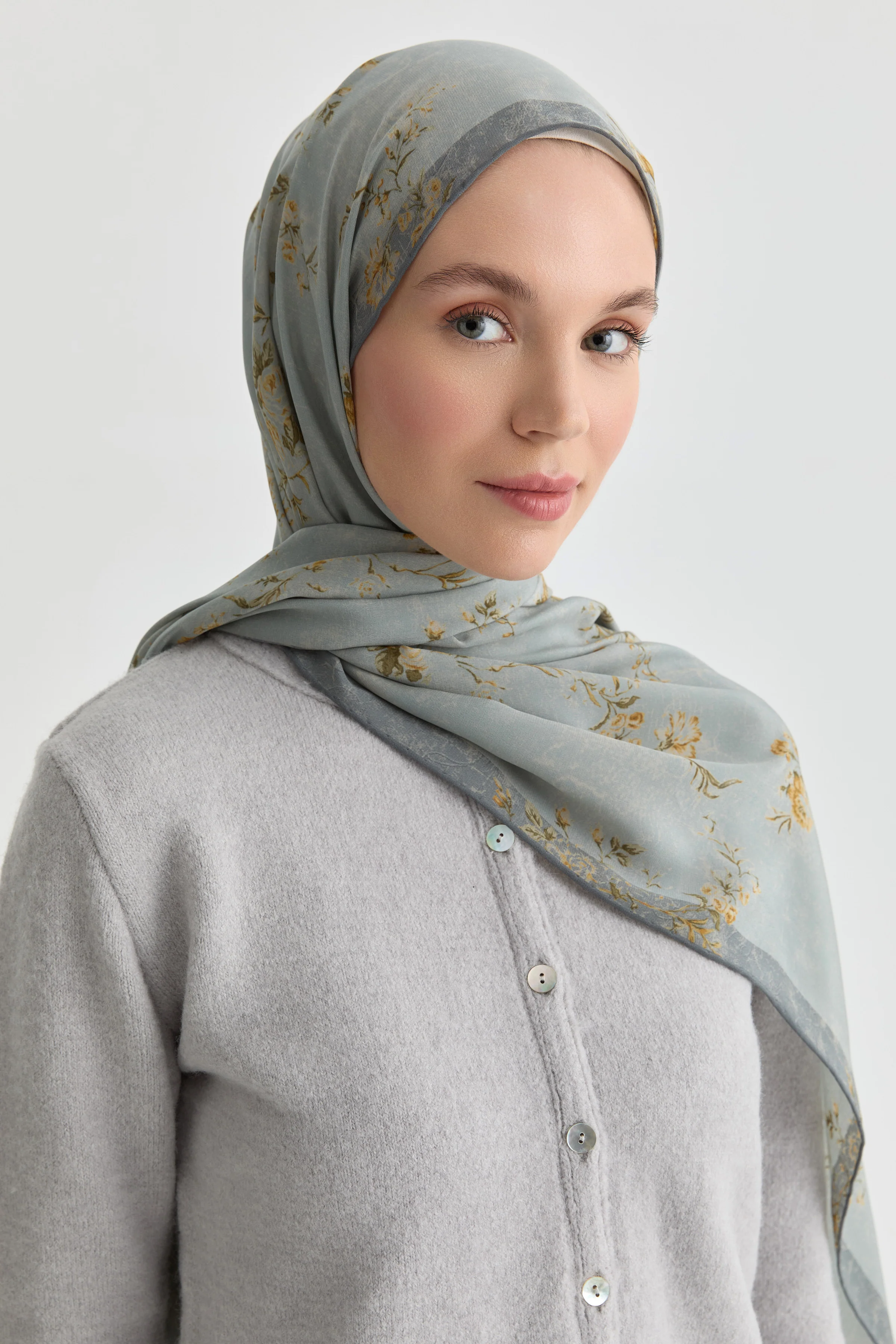 Châle en soie Güzide - Bleu nuage - Image 3