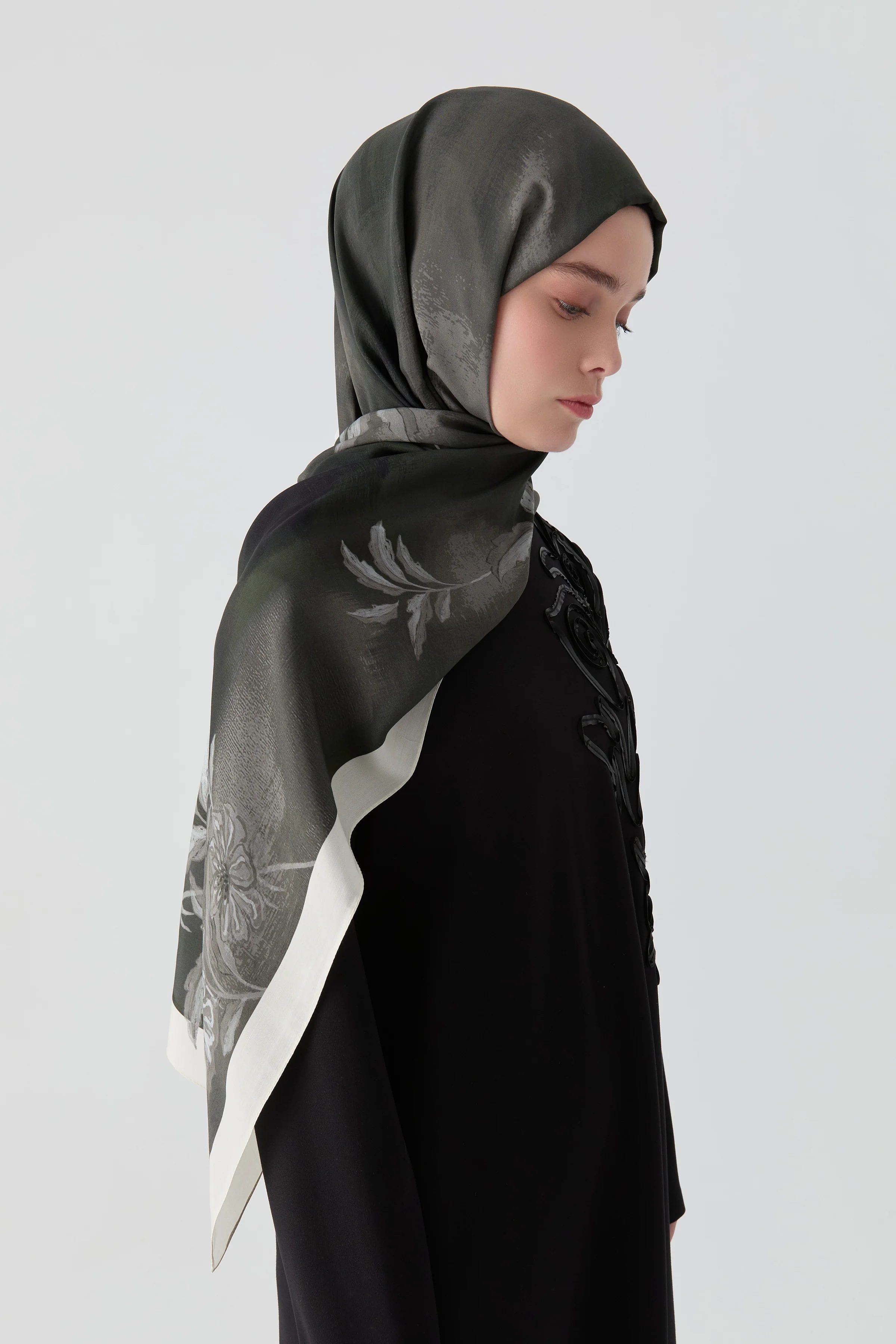 Châle Natural à motif floral Funda - Noir - Image 3