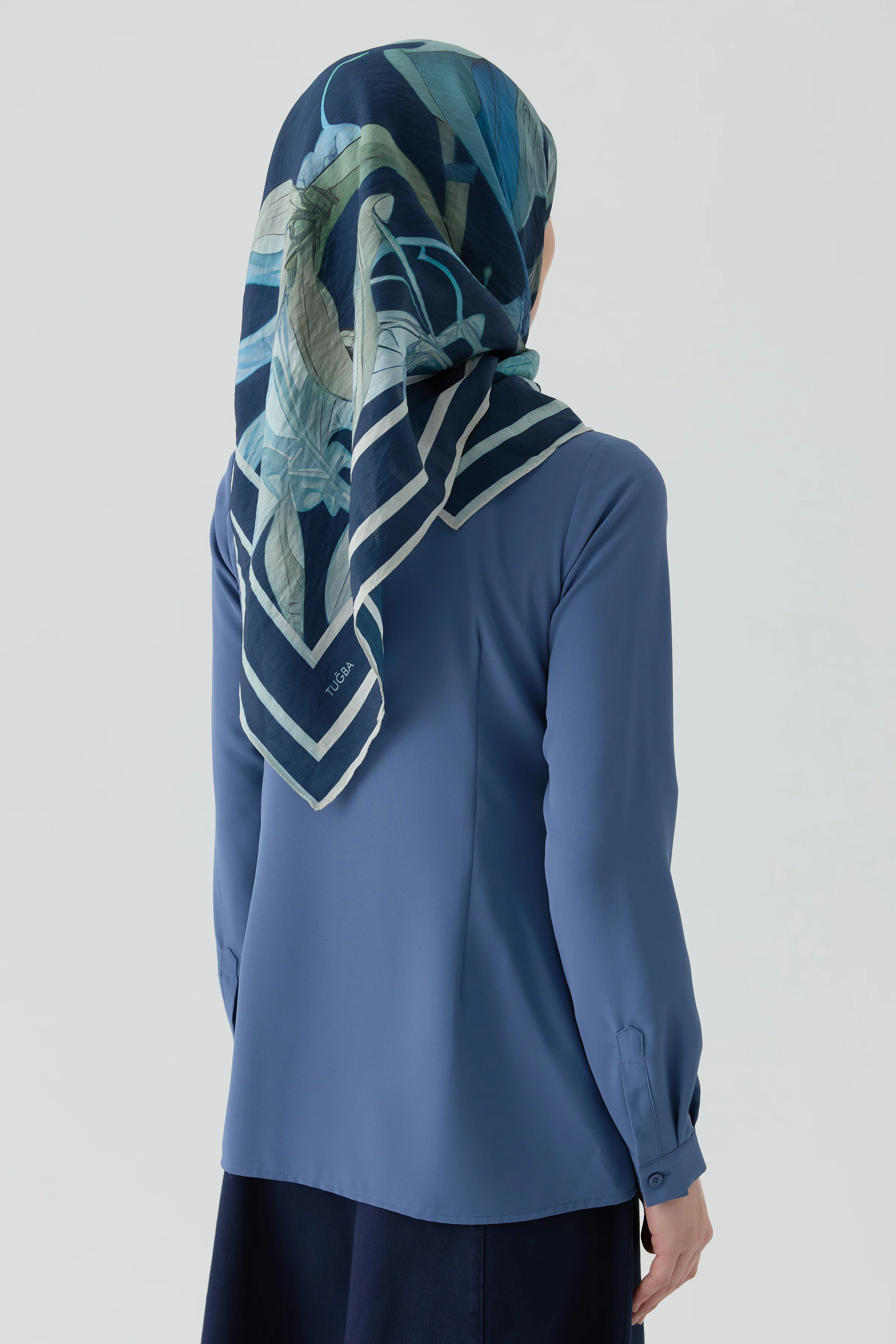 Chemise basique à patte de boutonnage cachée - Indigo - Image 5