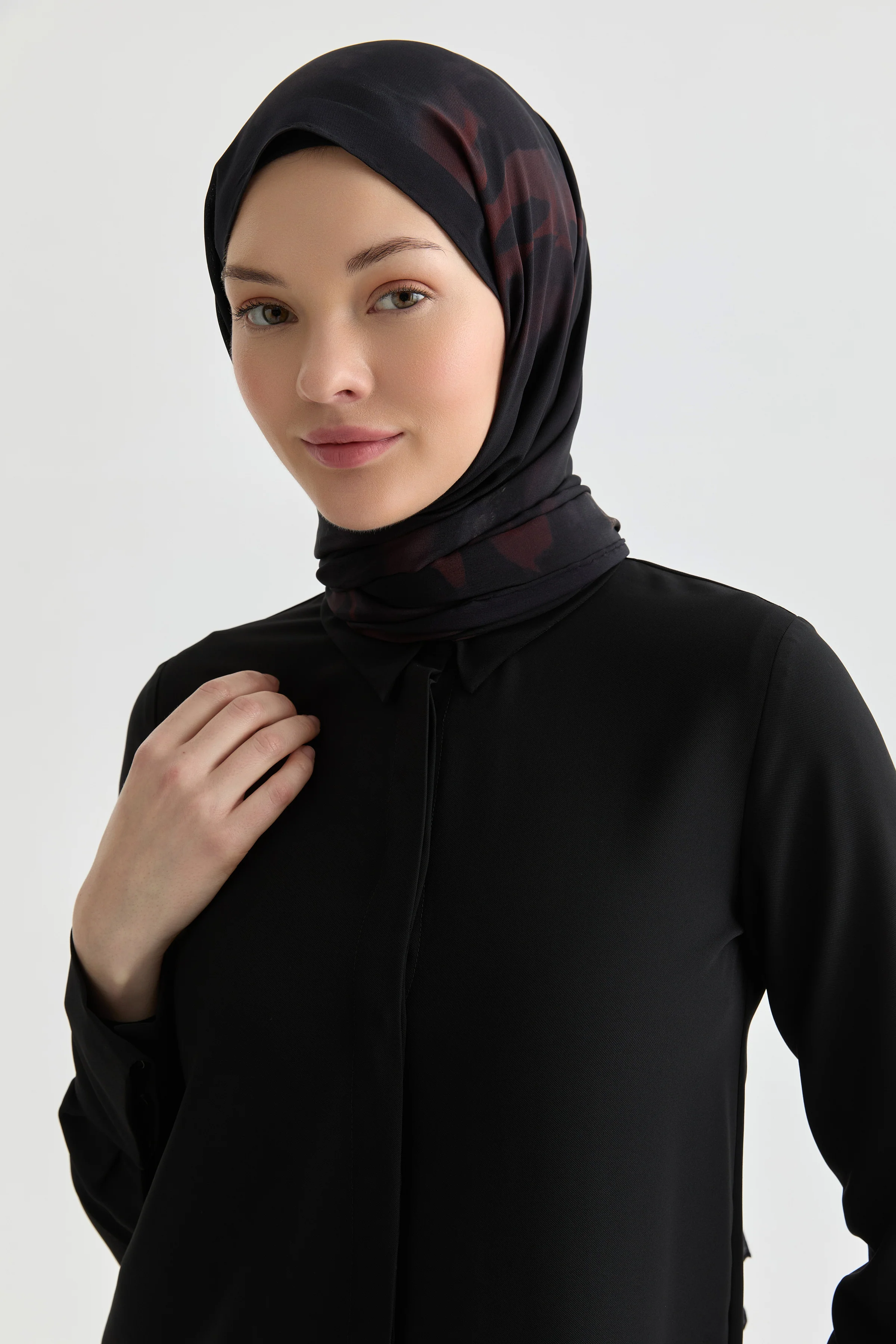 Chemise basique à patte de boutonnage cachée - Noir - Image 3