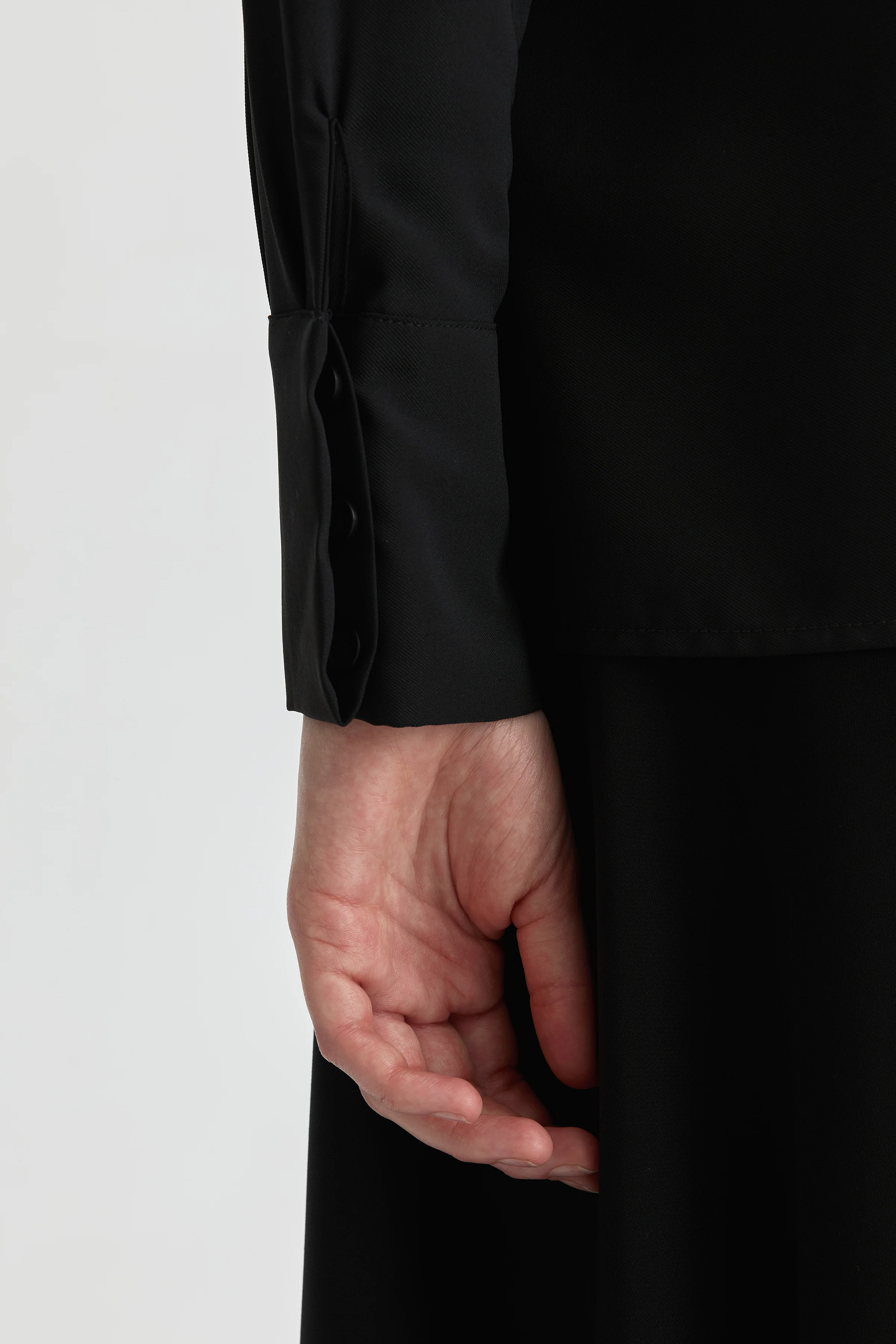 Chemise basique à patte de boutonnage cachée - Noir - Image 5