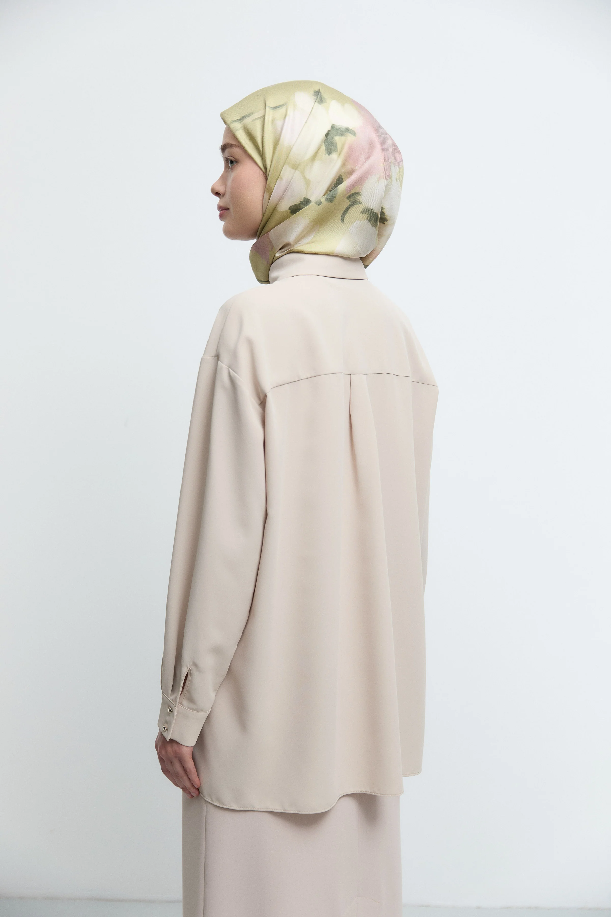 Chemisier à demi-boutonnage frontal - Beige - Image 6