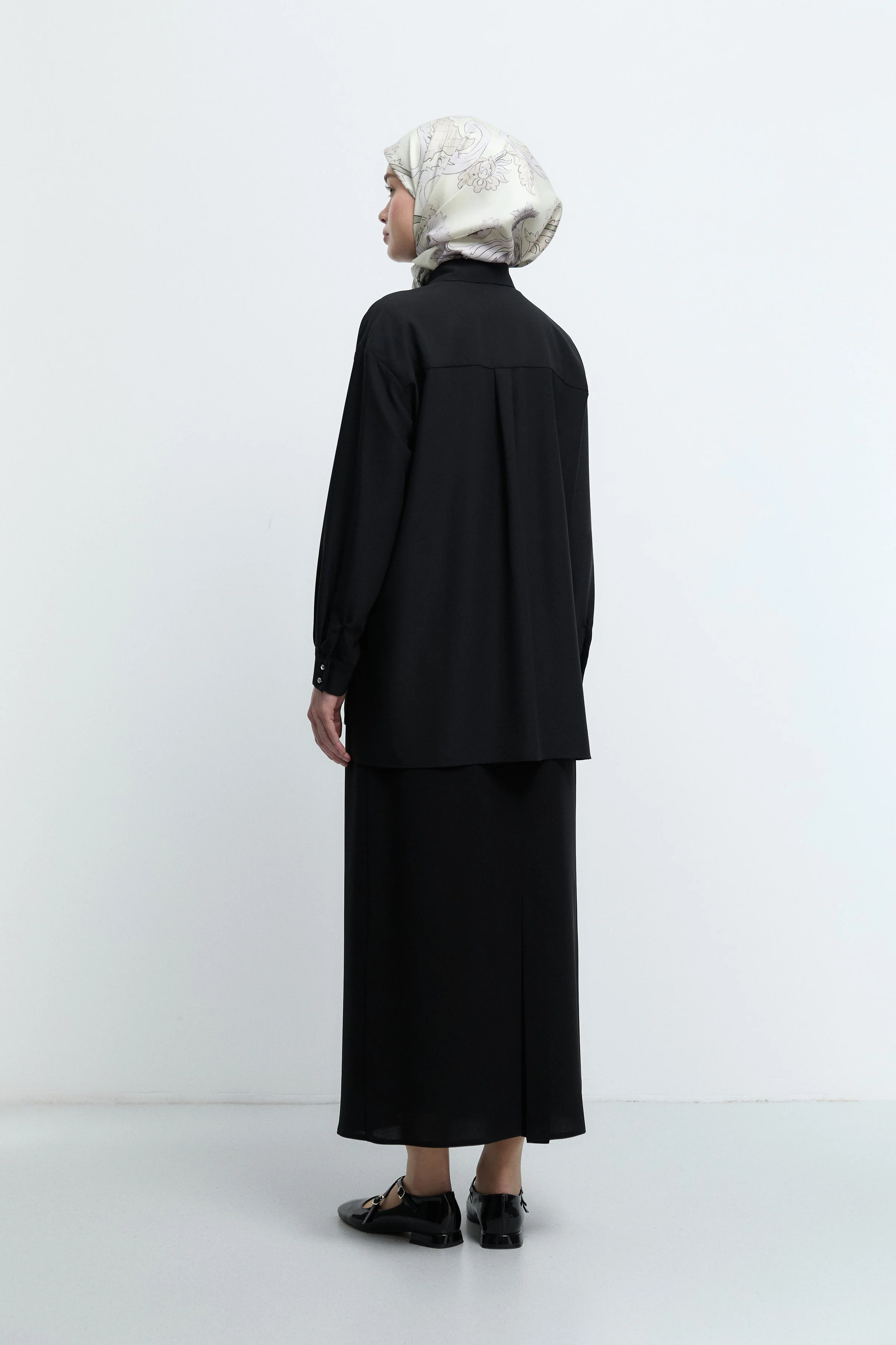 Chemisier à demi-boutonnage frontal - Noir - Image 6