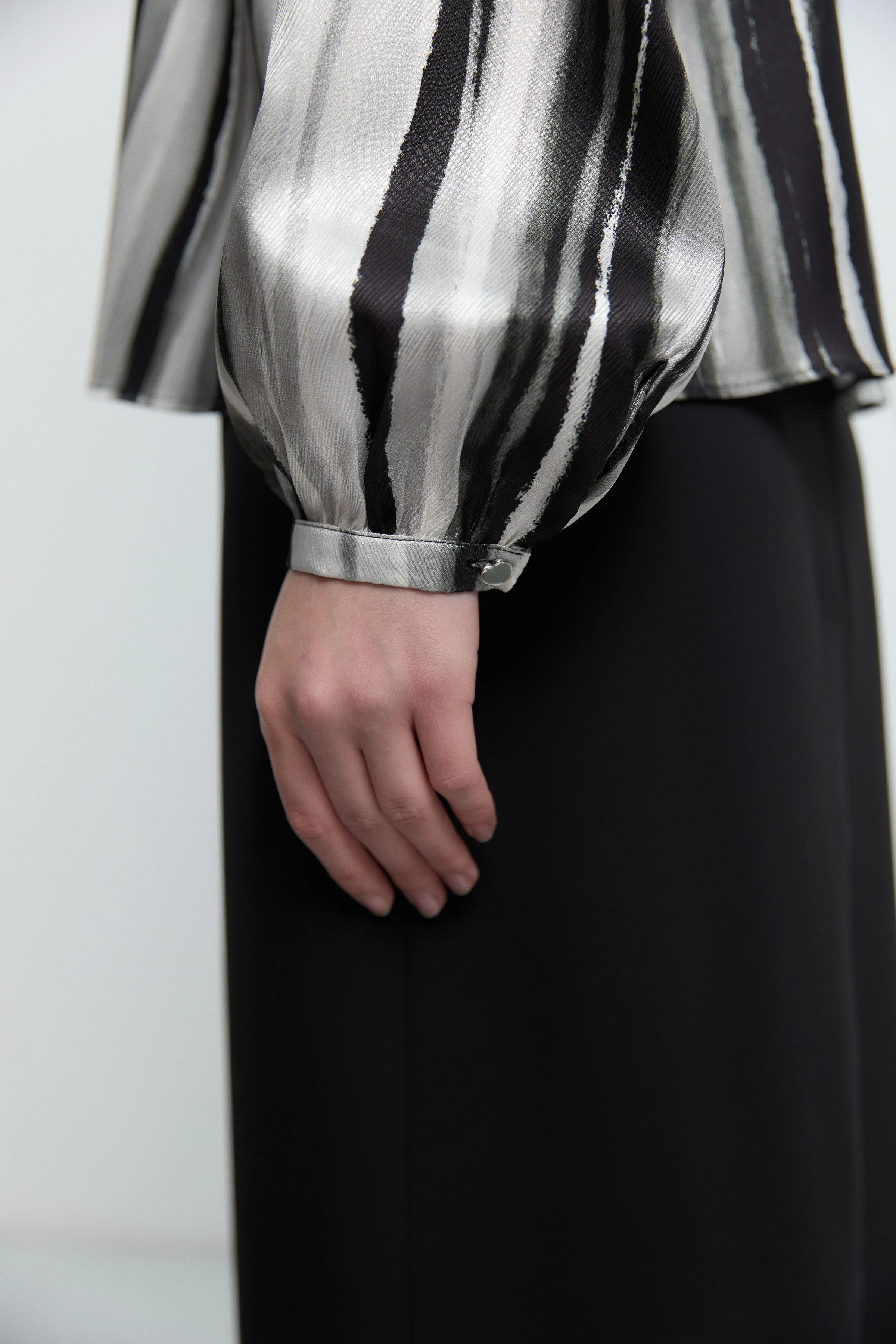 Chemisier à manches boutonnées - Noir - Image 5