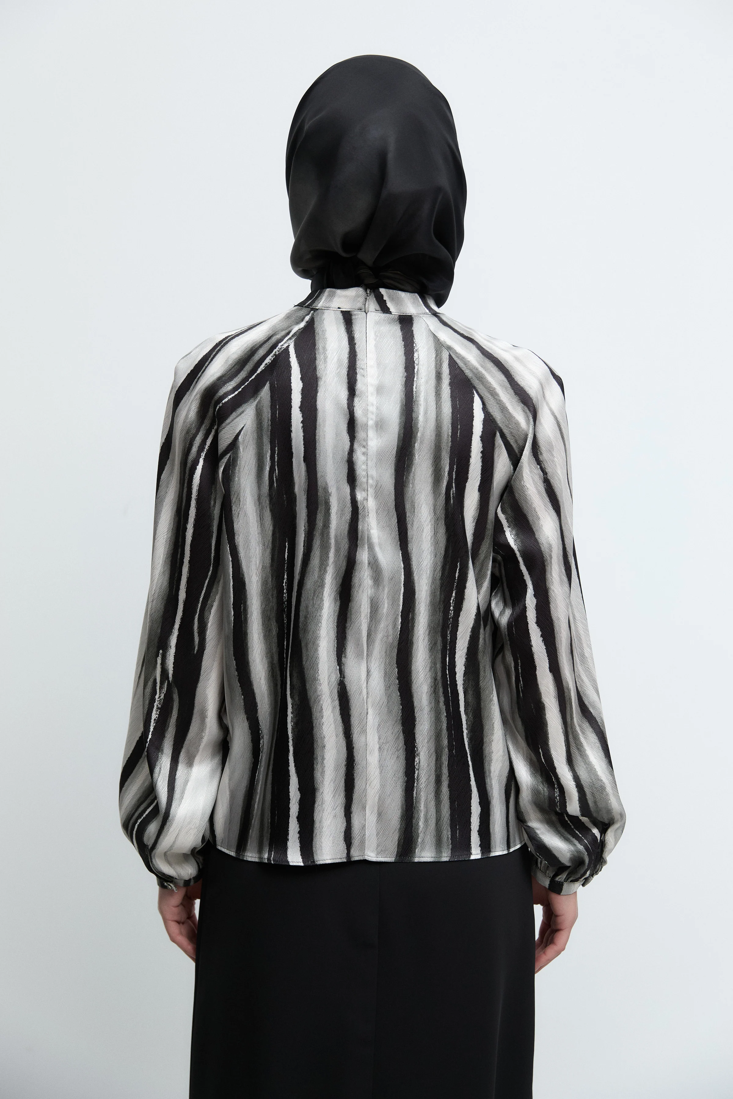 Chemisier à manches boutonnées - Noir - Image 6