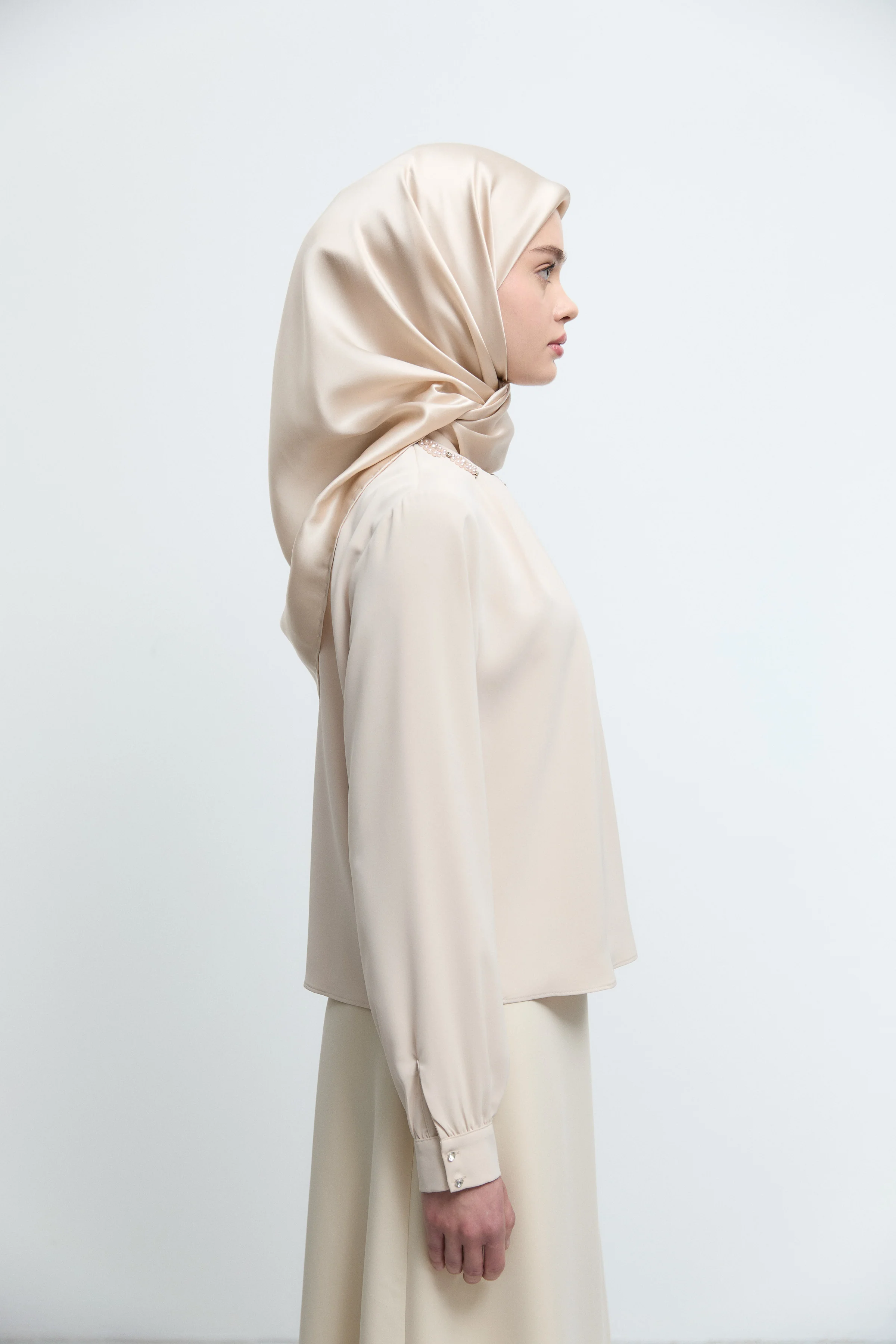 Chemisier avec détail cassé au col - Beige - Image 4