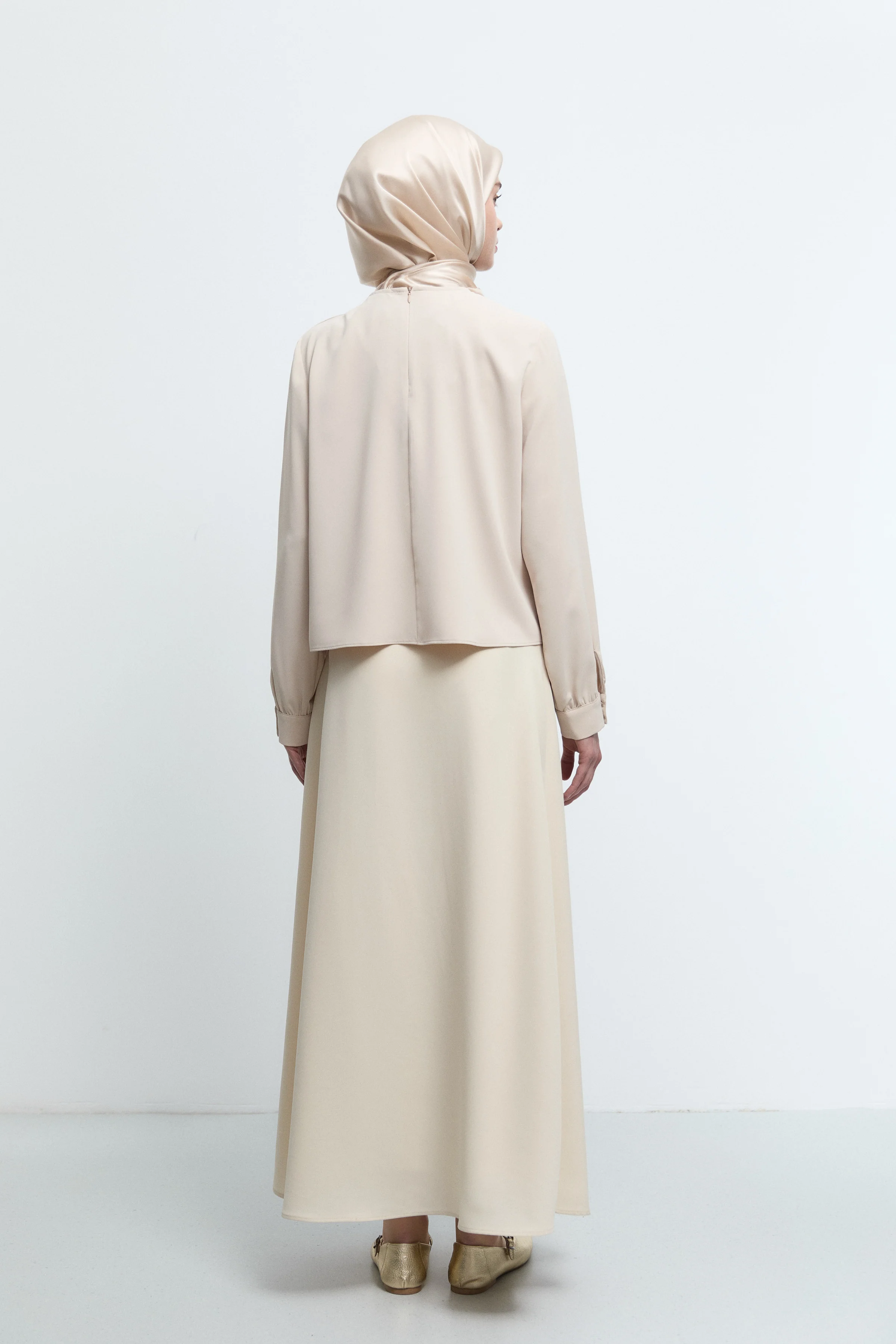 Chemisier avec détail cassé au col - Beige - Image 6