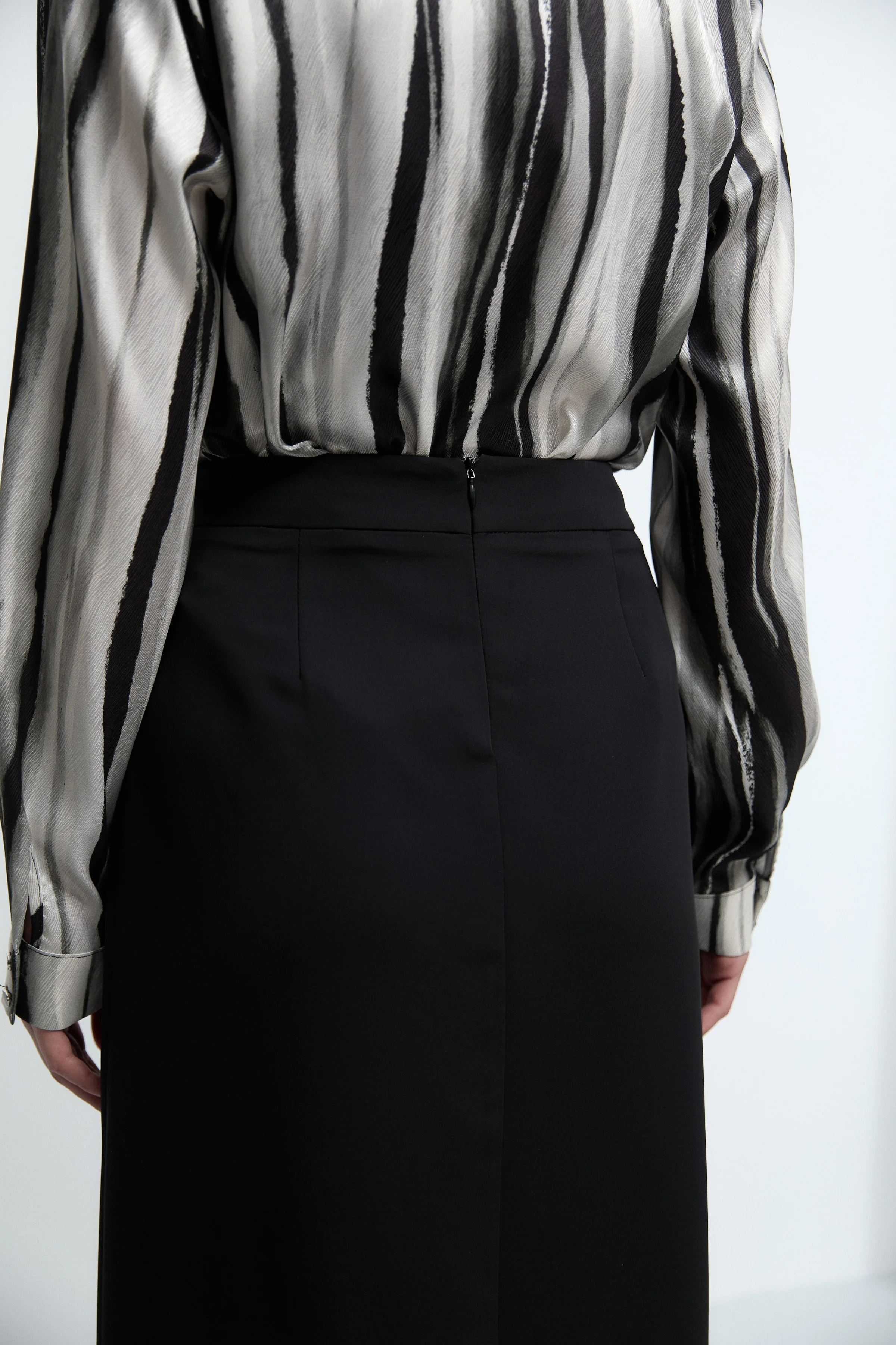 Jupe avec détail plié sur le devant - Noir - Image 5