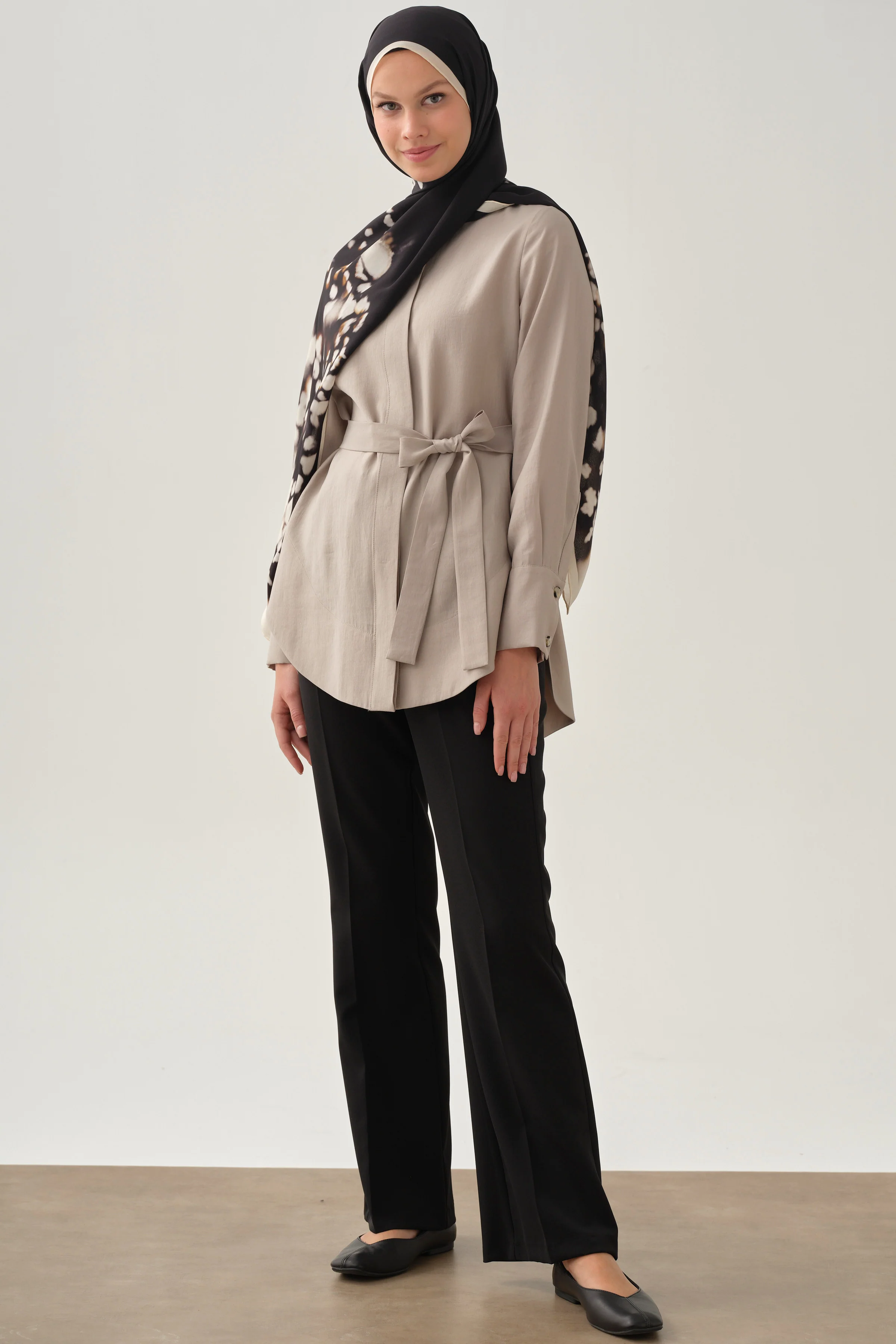 Pantalon basique à jambes évasées - Noir - Image 4