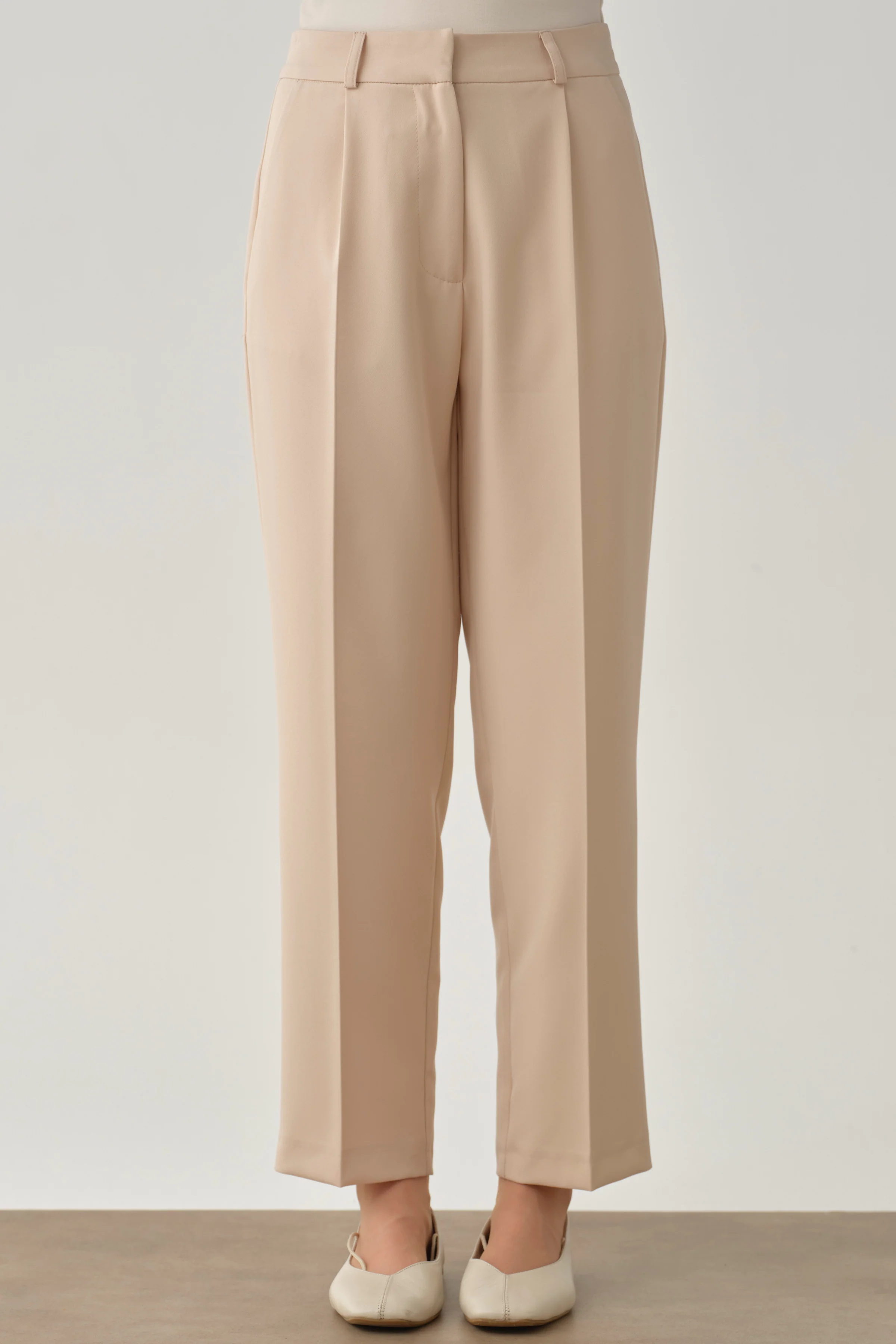 Pantalon basique à pince unique - Beige - Image 4