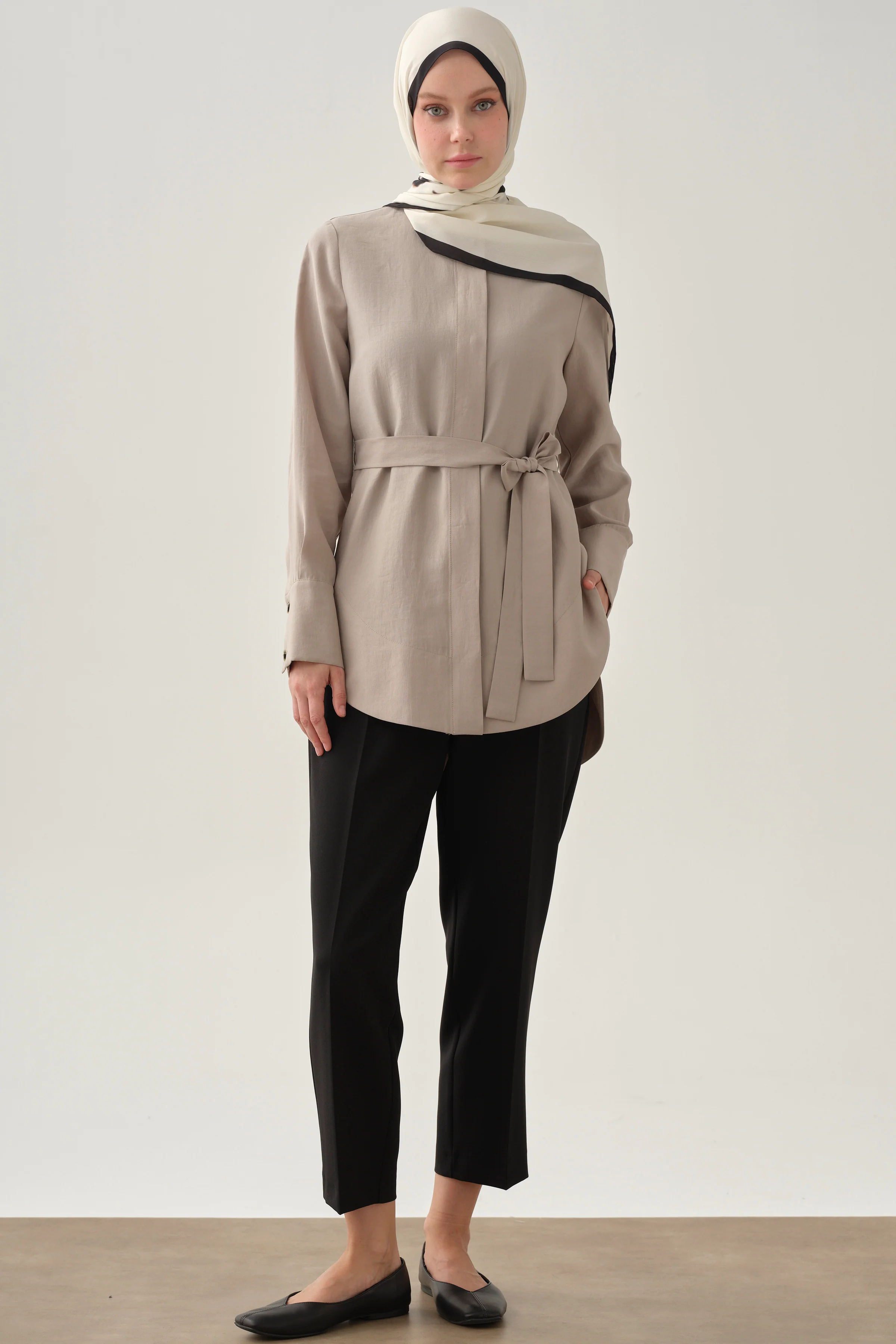 Pantalon basique à pince unique - Noir - Image 3