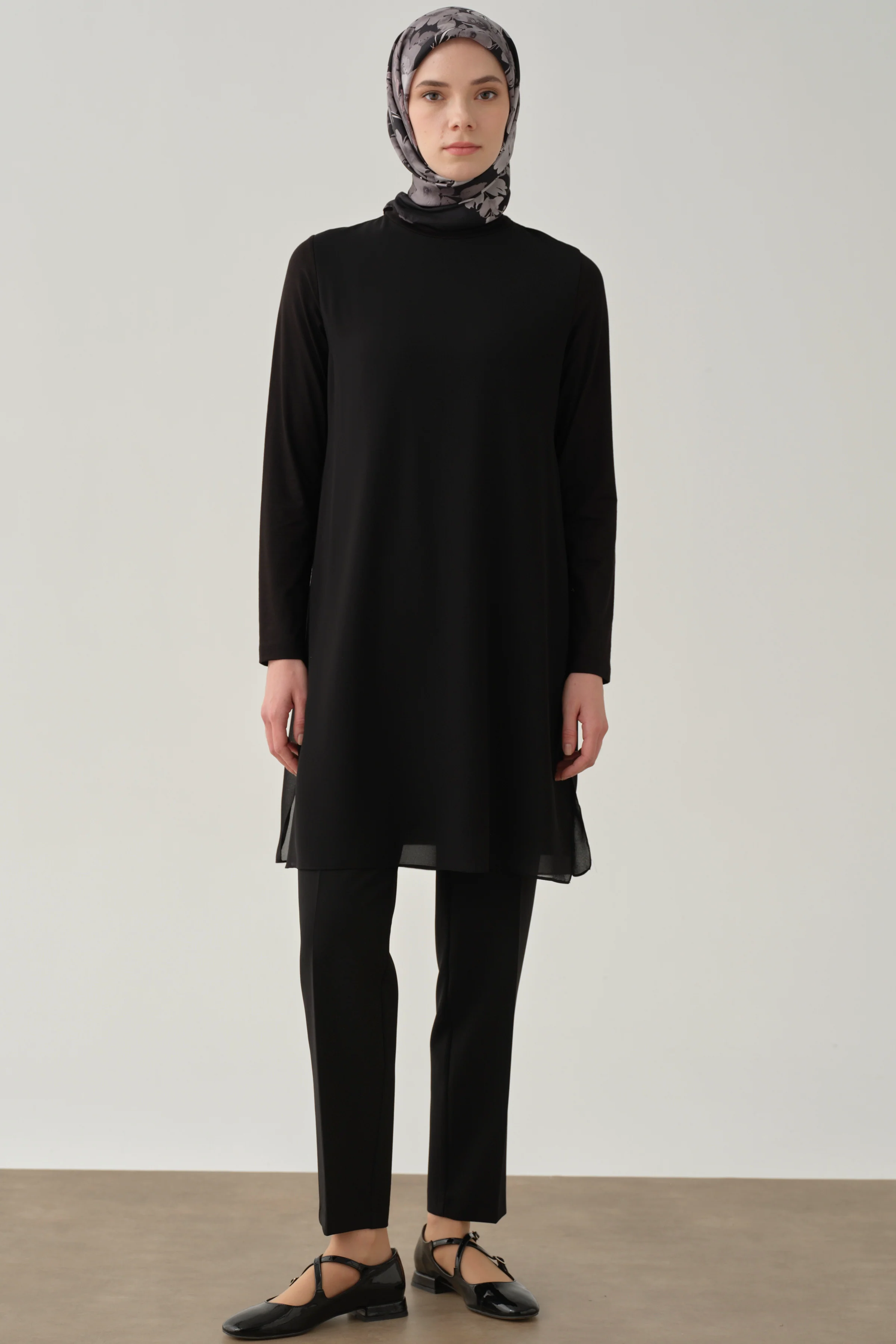 Pantalon carotte à taille élastiquée - Noir - Image 4