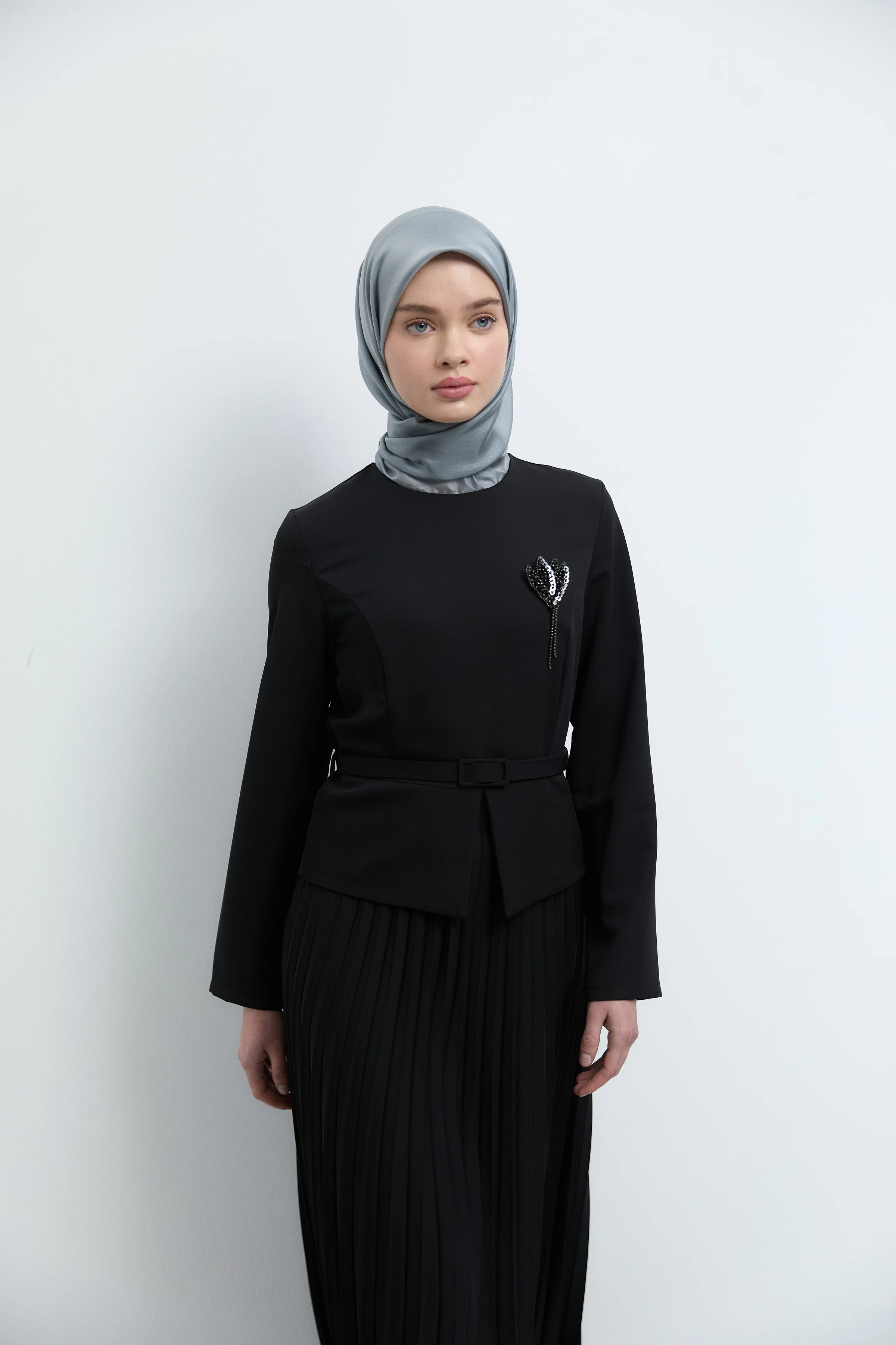 Robe à détail ceinturé - Noir - Image 3