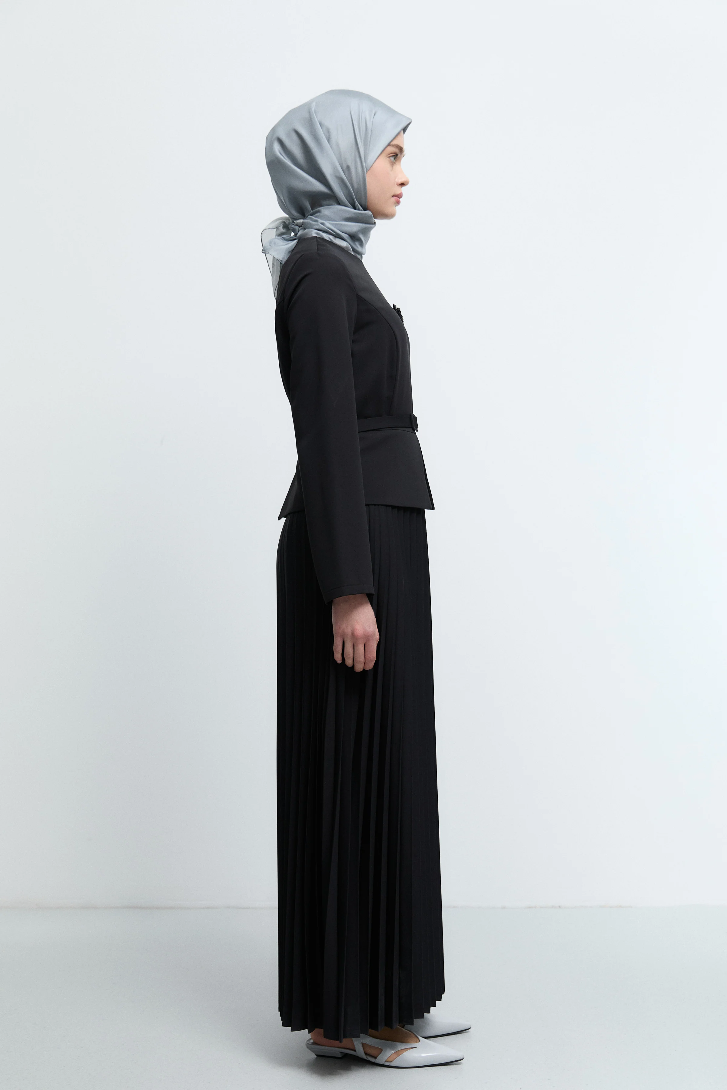 Robe à détail ceinturé - Noir - Image 4