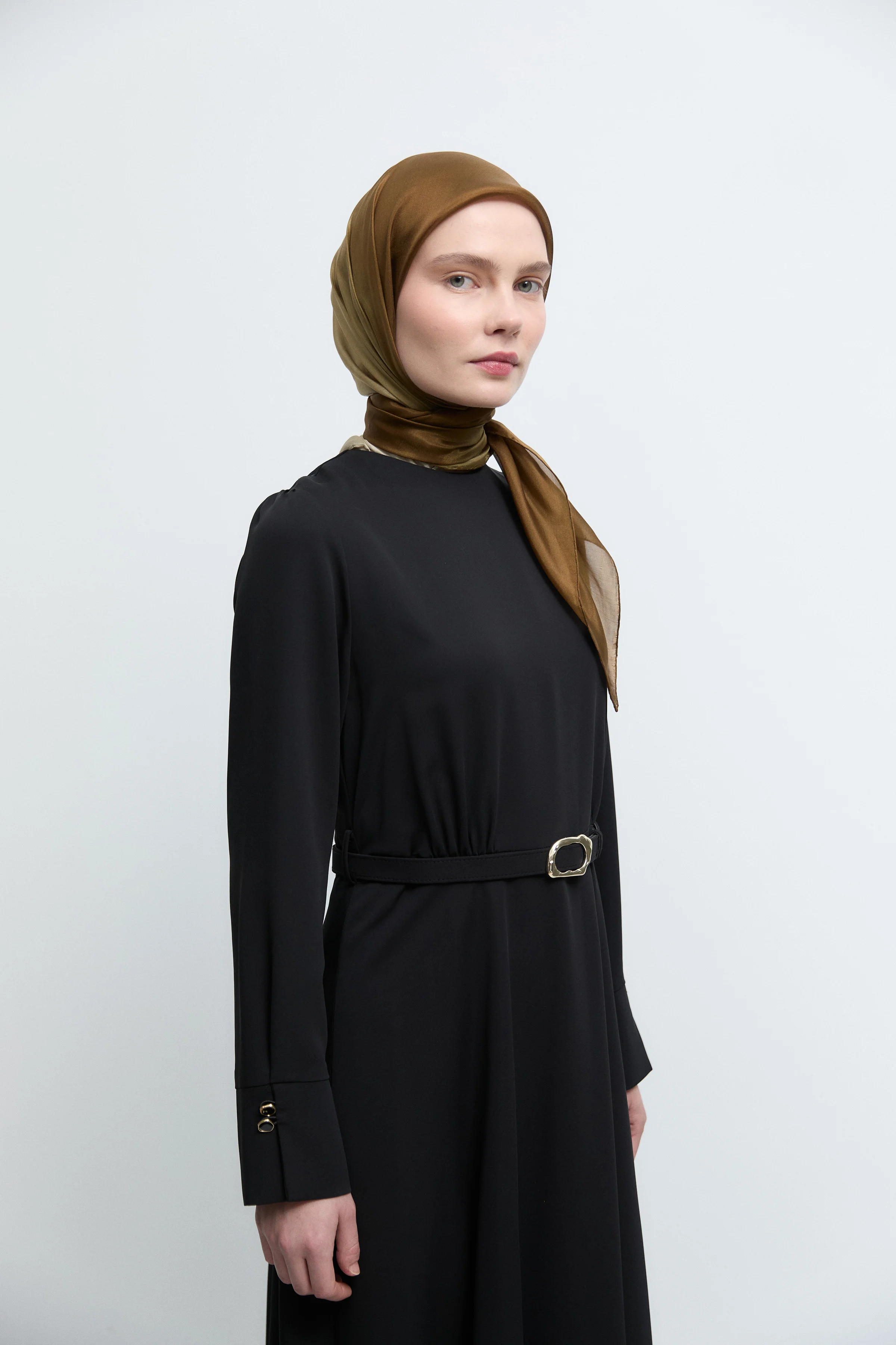 Robe avec détail boutons recouverts - Noir - Image 3