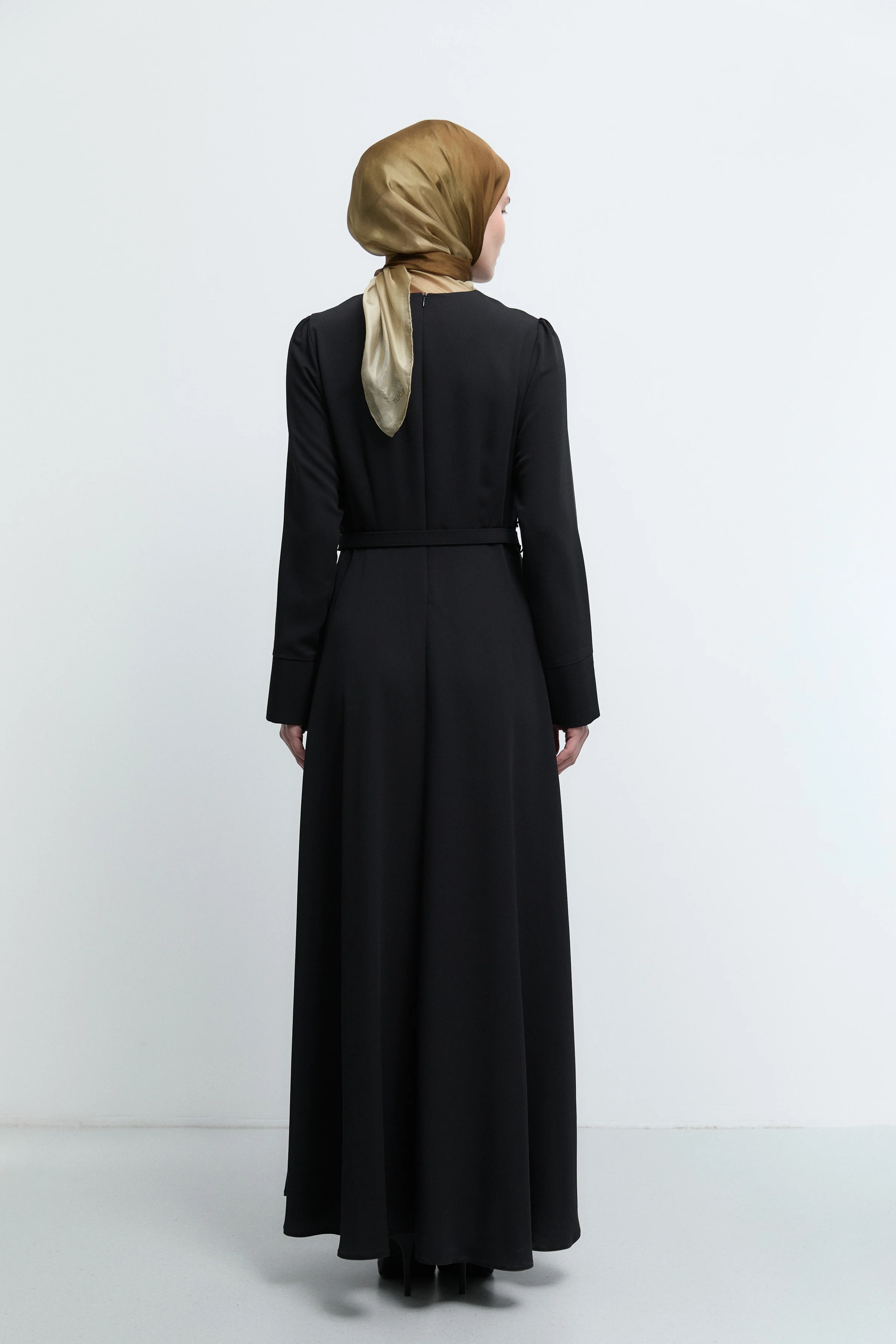 Robe avec détail boutons recouverts - Noir - Image 6