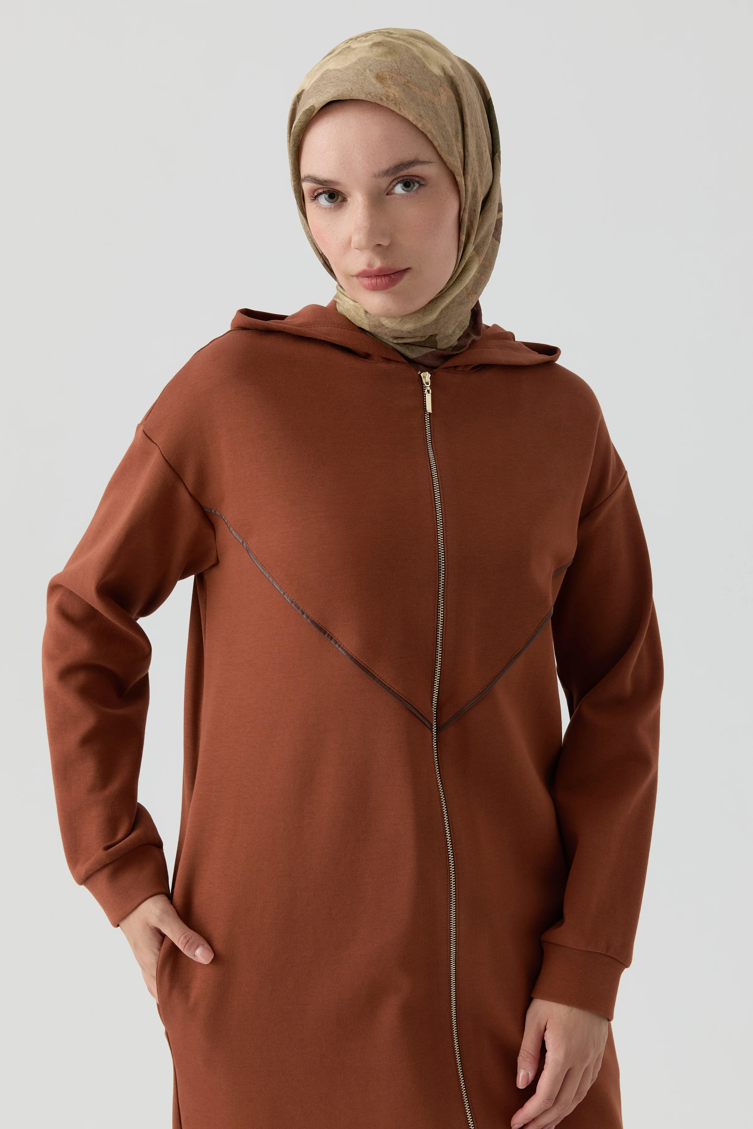 Trench en tricot avec passepoil en cuir - Café - Image 4